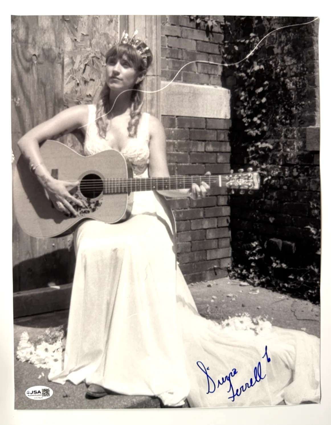 Sierra Ferrell Signed 11x14 Photo Autographed Folk Americana Singer JSA COA, изображение 2