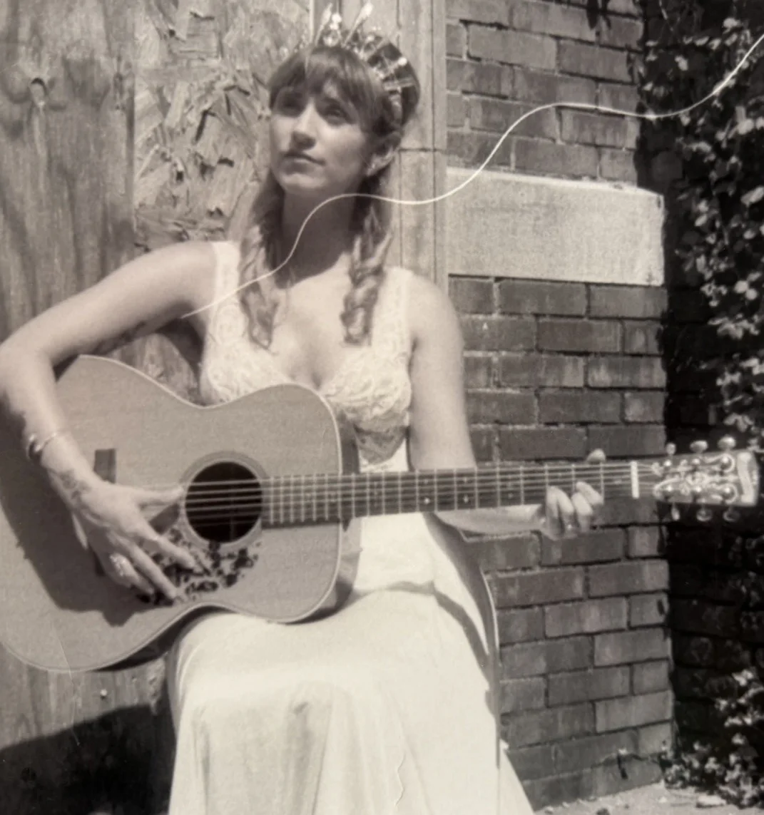 Sierra Ferrell Signed 11x14 Photo Autographed Folk Americana Singer JSA COA, изображение 3