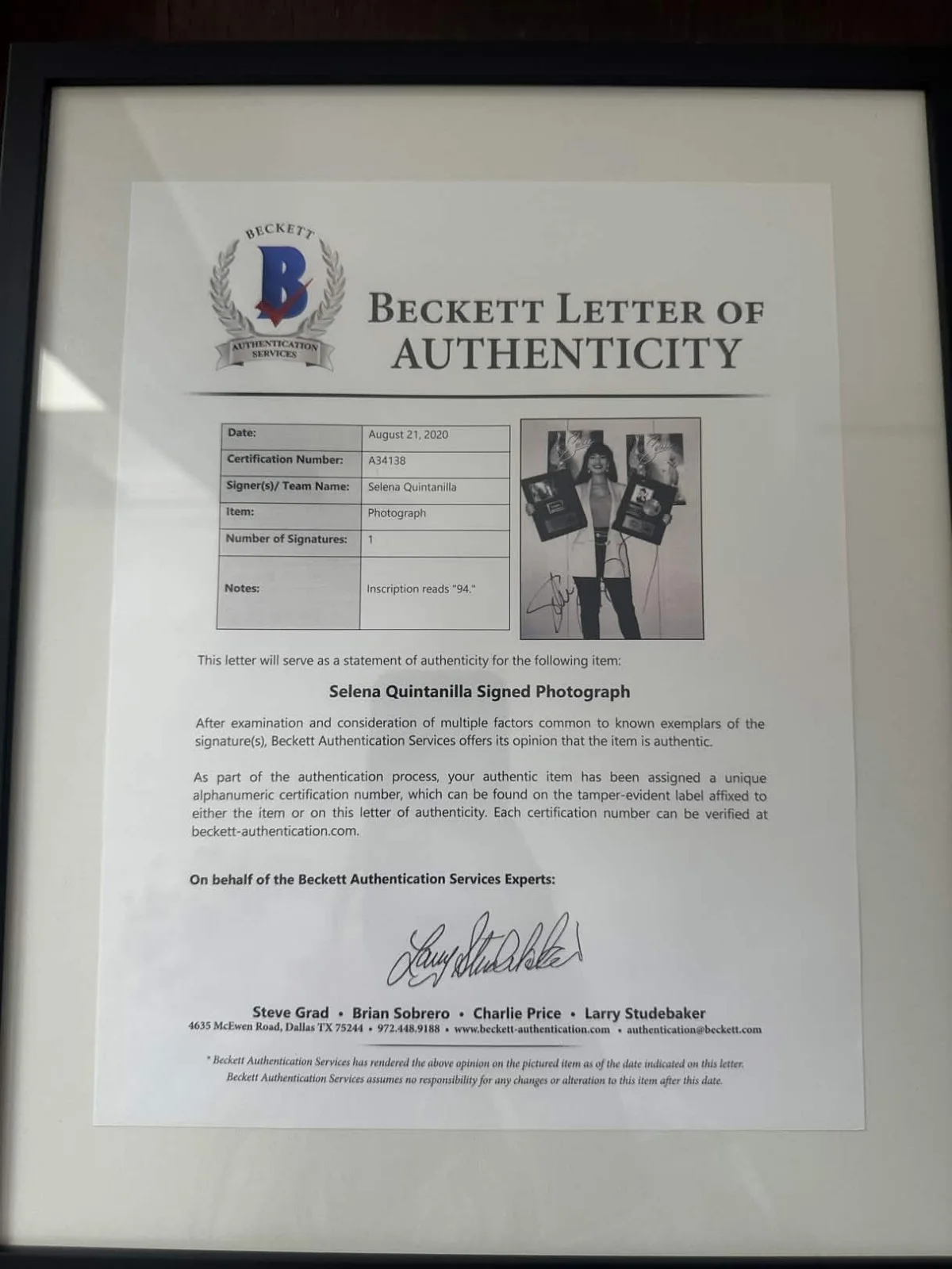 Selena Quintanilla Signed Original Framed Photograph Beckett Authenticated, image 2
