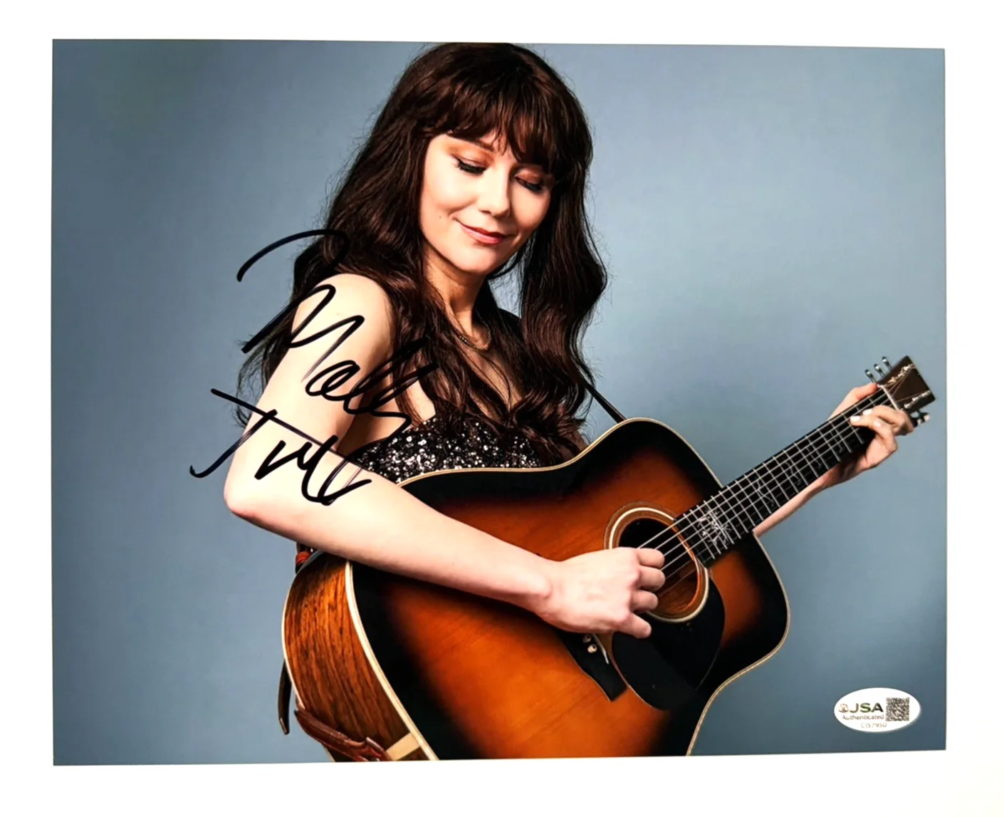 Molly Tuttle Signed 8x10 Photo Autographed Bluegrass Guitarist JSA COA Authentic, image 2