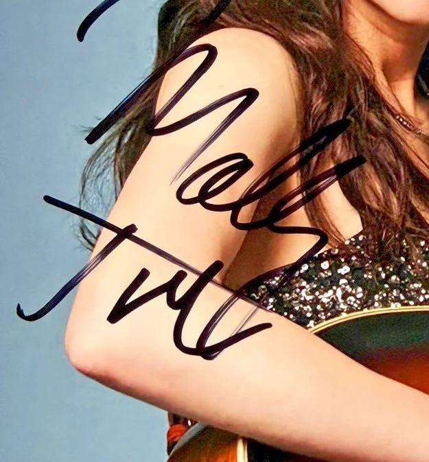 Molly Tuttle Signed 8x10 Photo Autographed Bluegrass Guitarist JSA COA Authentic, image 4