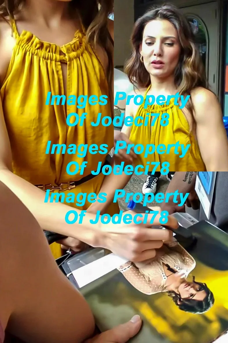 Danielle Campbell — Danielle Campbell Signed Autographed THE ORIGINALS 8x10 Photo EXACT Proof ACOA D, image 3