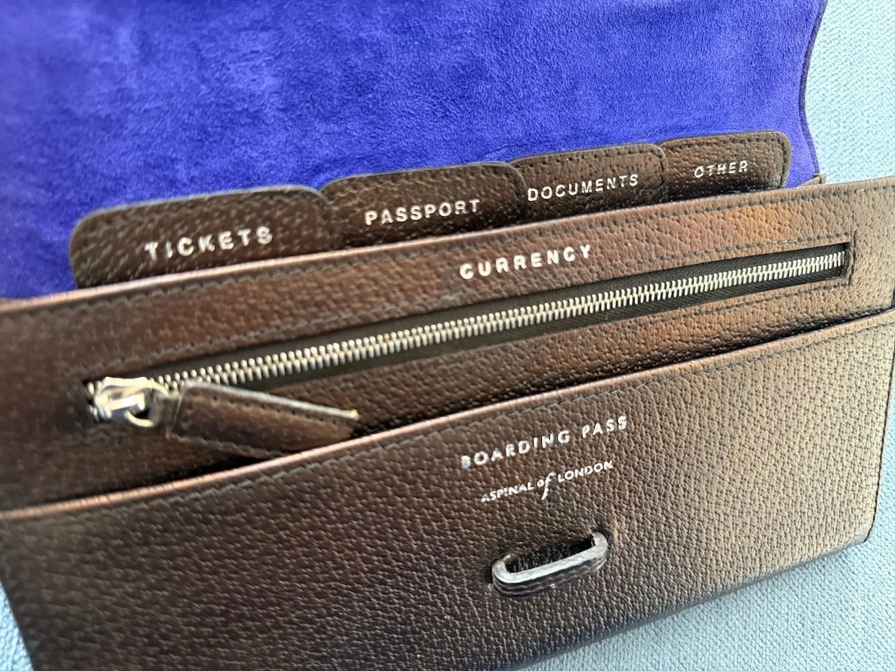 Aspinall of London Leather Travel Wallet James Bond Crew Only Quantum of Solace, изображение 4
