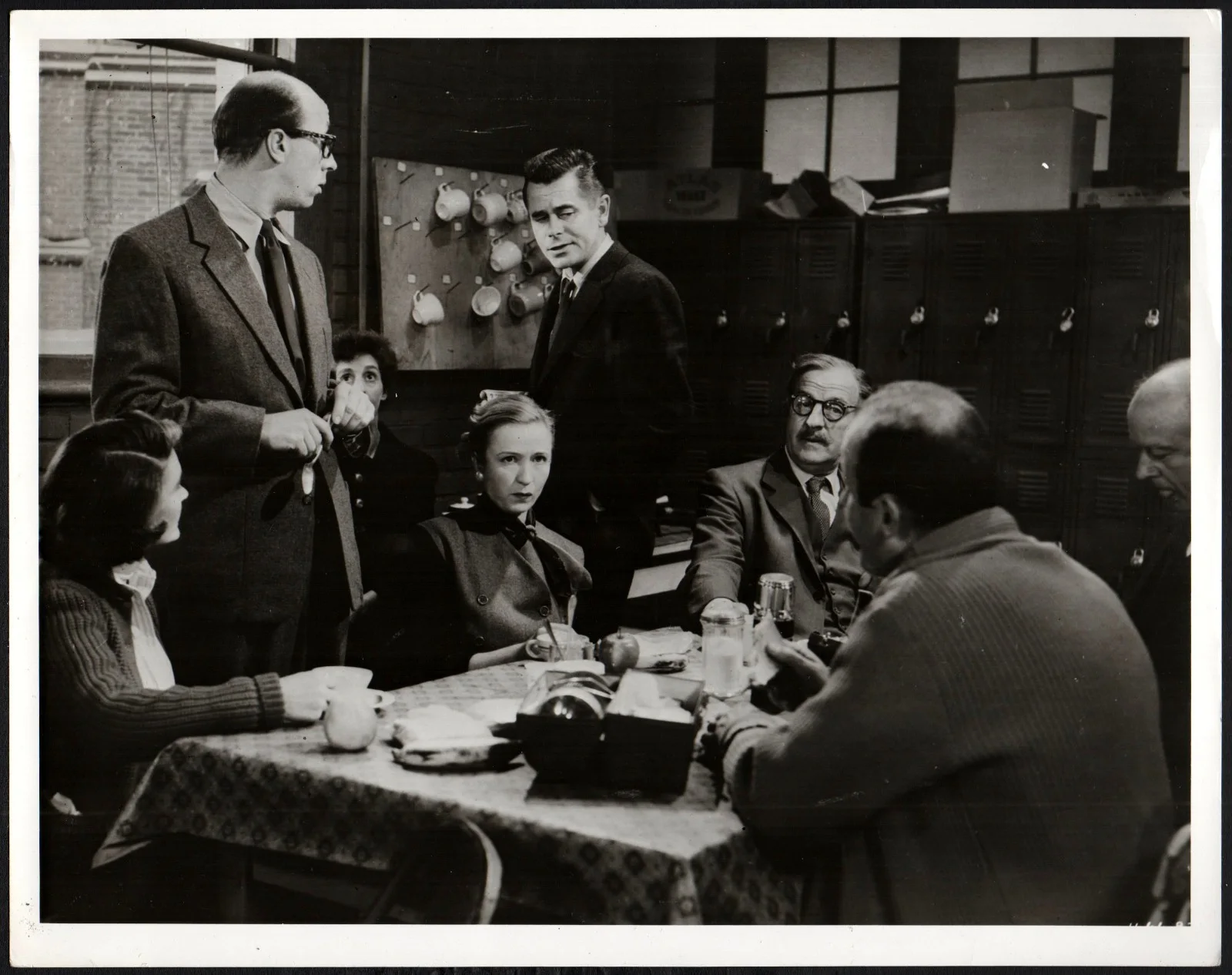 BLACKBOARD JUNGLE 1955 Glenn Ford, Louis Calhern 2 10x8 STILLS, изображение 2