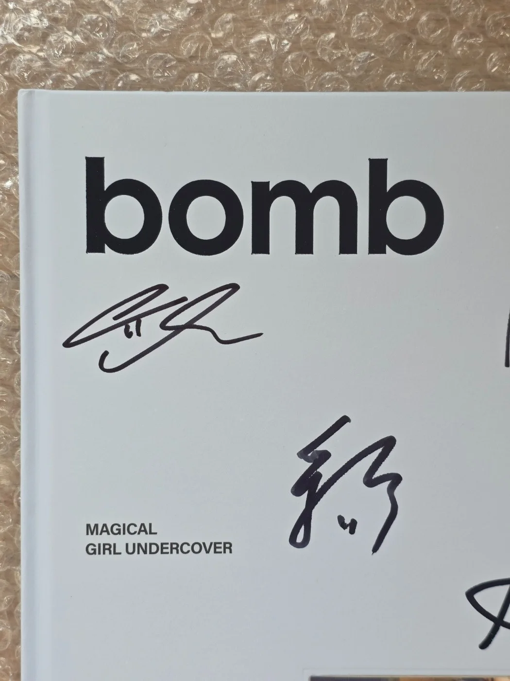 illit Bomb 3rd Mini Album Autographed Hand Signed, image 5