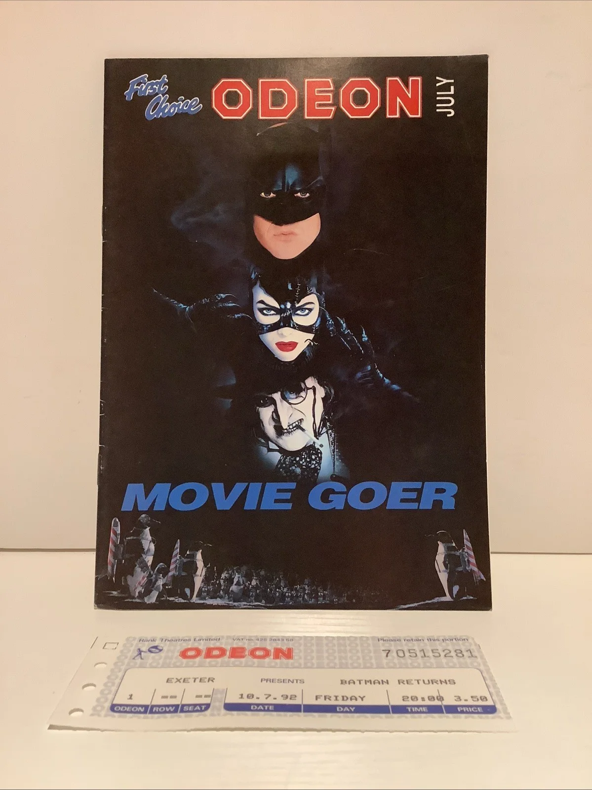 BATMAN Returns 1992 Movie Ticket Stub 10/07/92 & Cinema Program MICHAEL KEATON, изображение 2