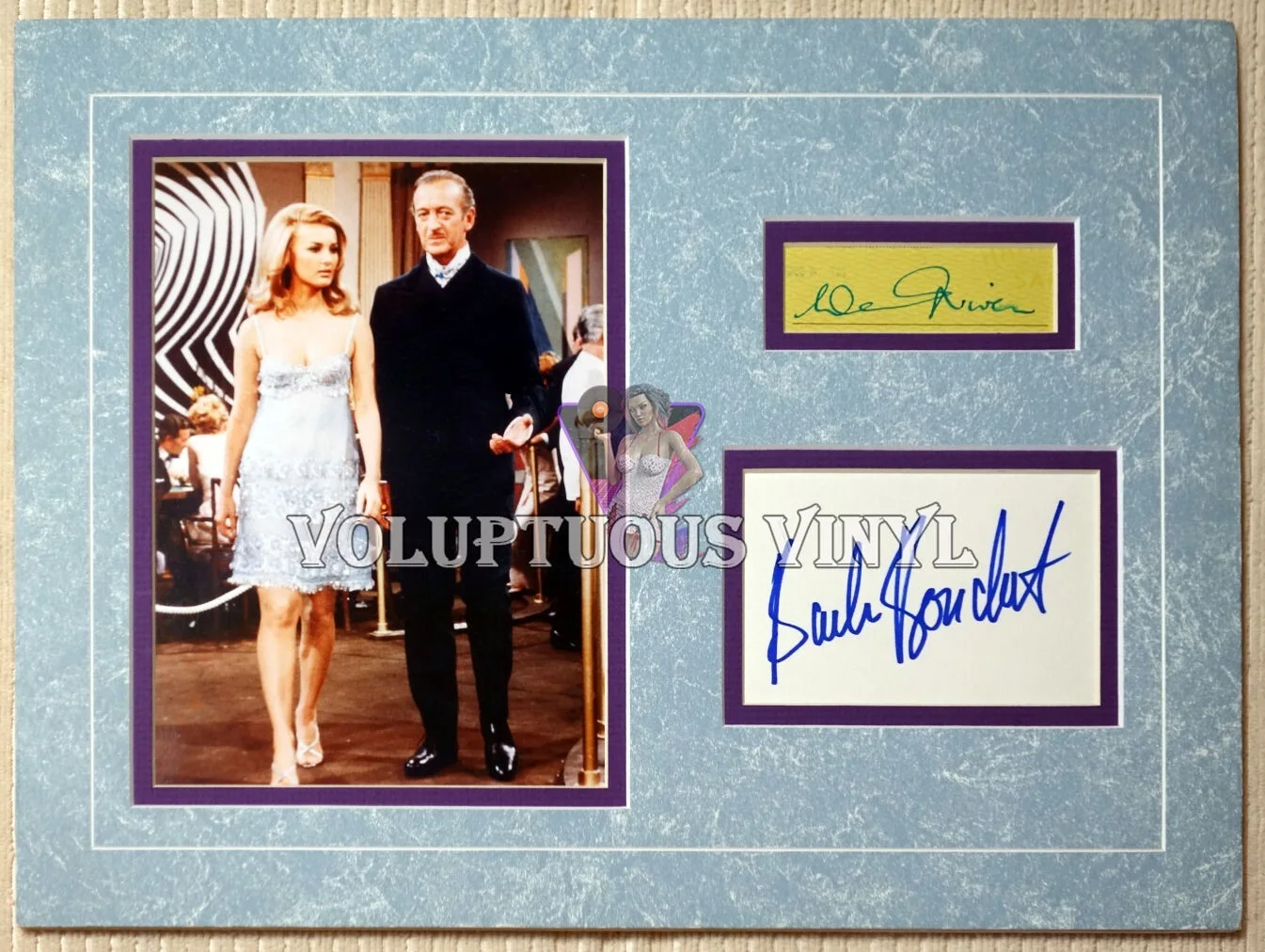 Barbara Bouchet, David Niven — Barbara Bouchet & David Niven - Casino Royale - Matted Photo With Autographs