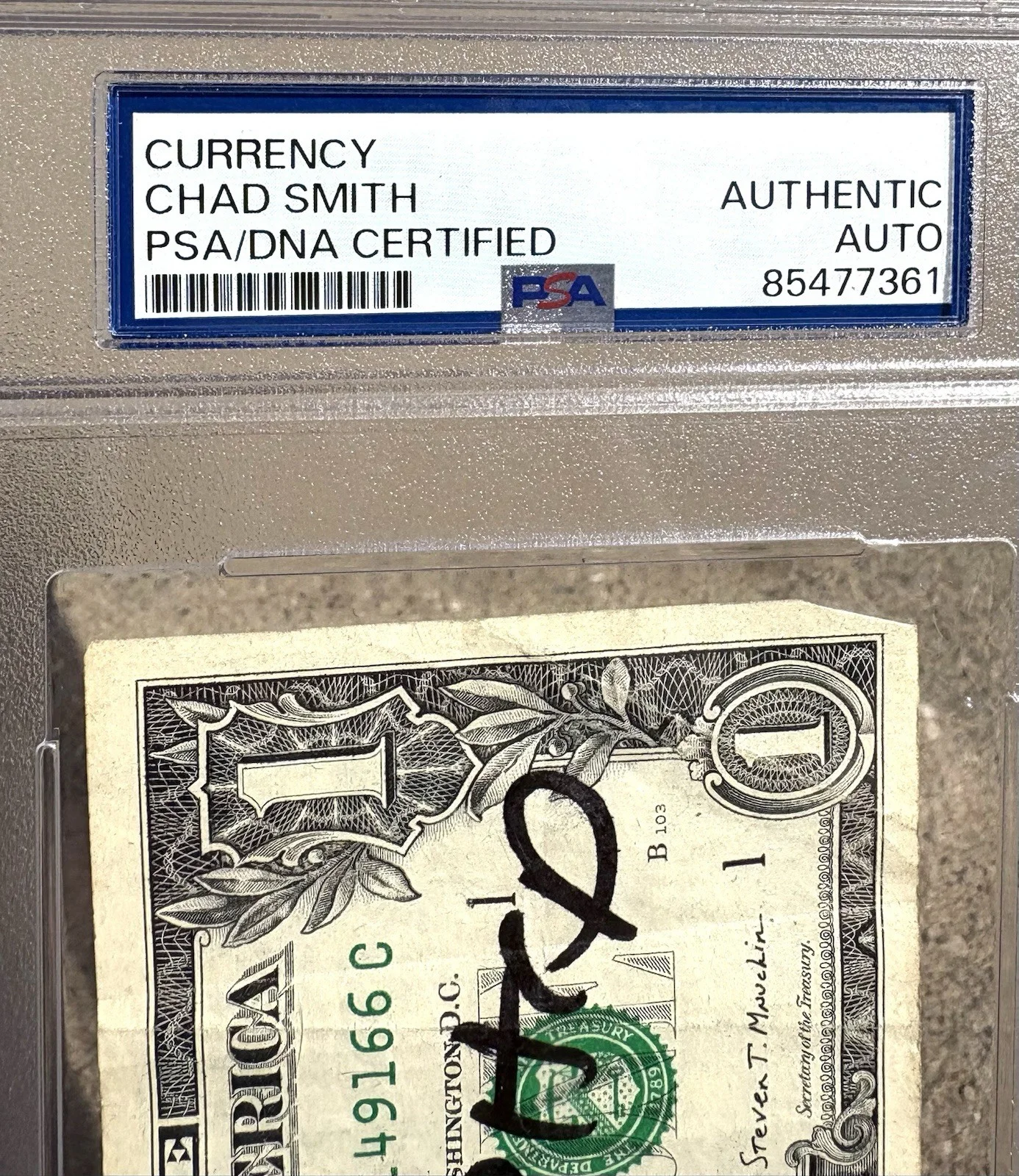 RED HOT CHILI PEPPERS Chad Smith SIGNED PSA/DNA Auto Slabbed Dollar Bill, изображение 2