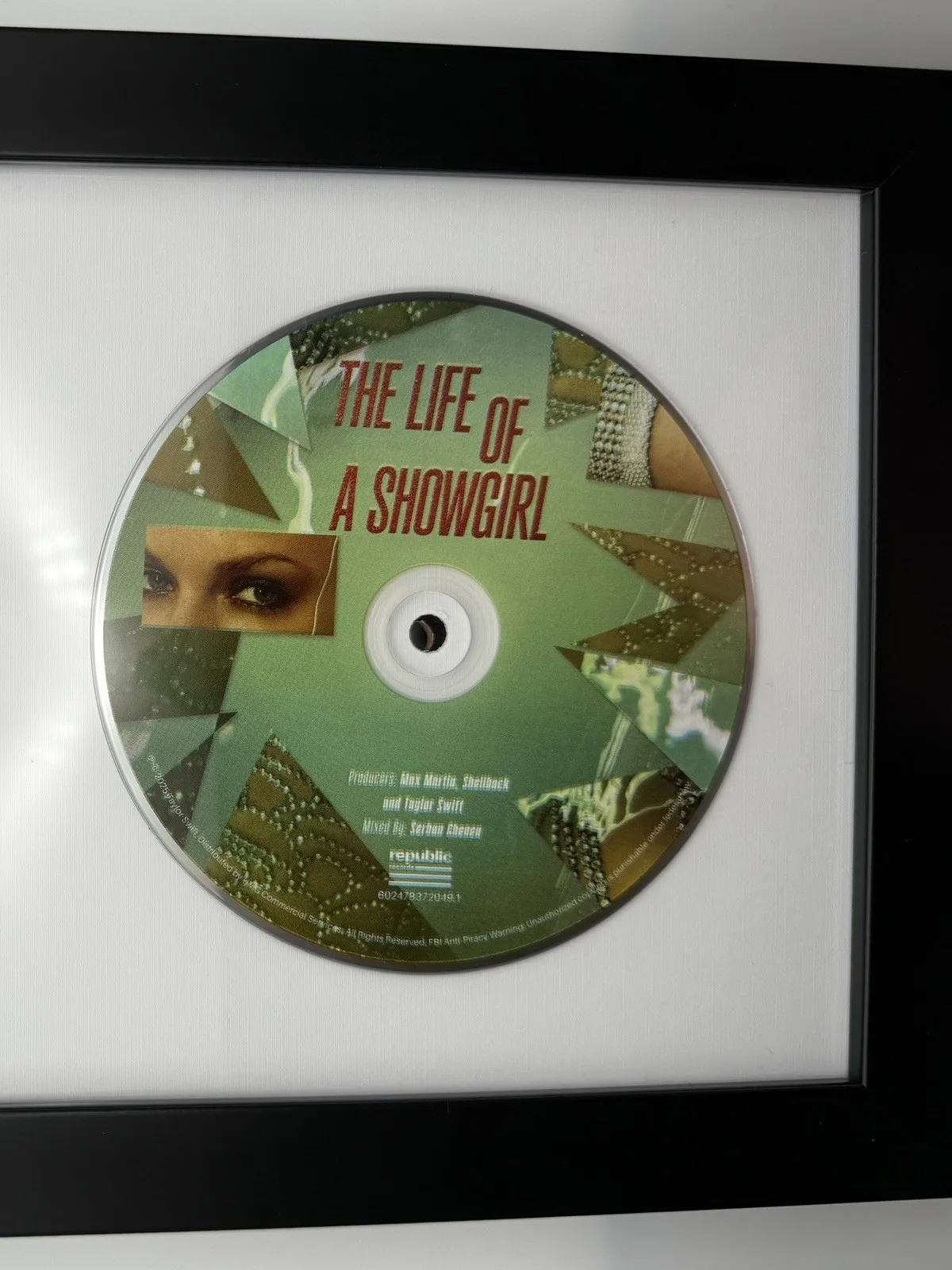 Signed Taylor Swift Autographed “The Life of a Showgirl” CD Insert w/COA Sticker, image 3