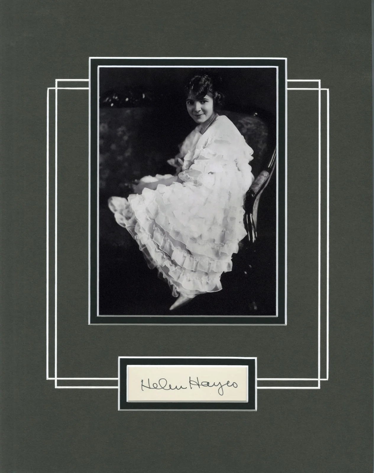 Helen Hayes — Helen Hayes Authentic Signed 3x5 Card Double Matted 11x14 Display 1st EGOT COA