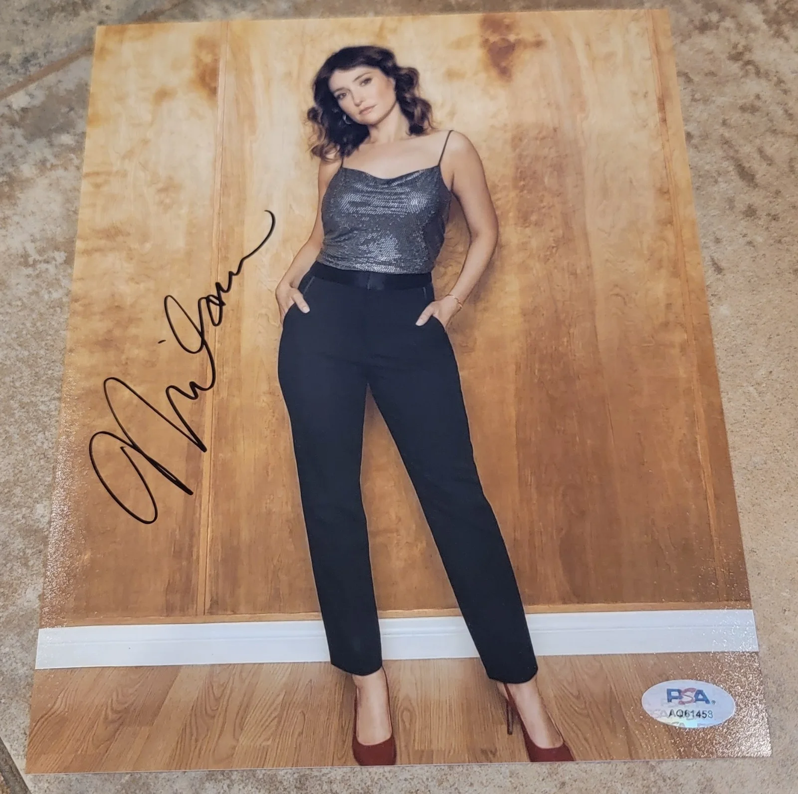 Milana Vayntrub — Milana Vayntrub signed 8x10 photo autograph PSA DNA photoshoot red heels