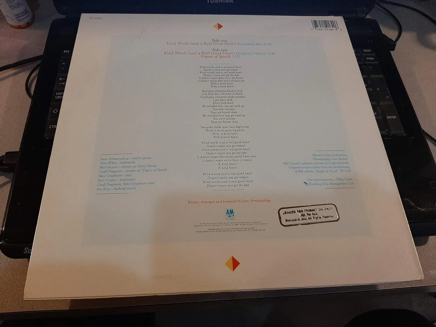 Joan Armatrading — * JOAN ARMATRADING * signed "Kind Words" 12" EP album cover, изображение 2