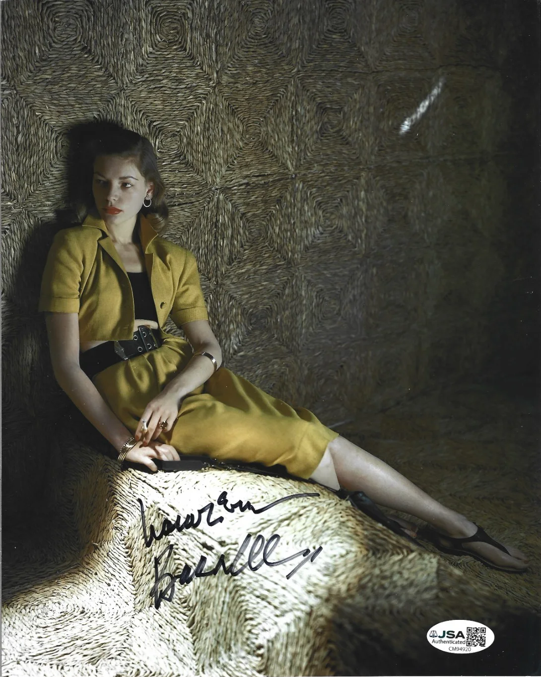 Lauren Bacall — Lauren Bacall actress REAL hand SIGNED Photo JSA COA Autographed Key Largo
