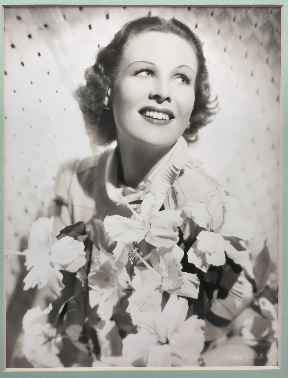 Photo and Hand Signed Autograph Movie Star Wendy Barrie Set in a Mat Display, image 2