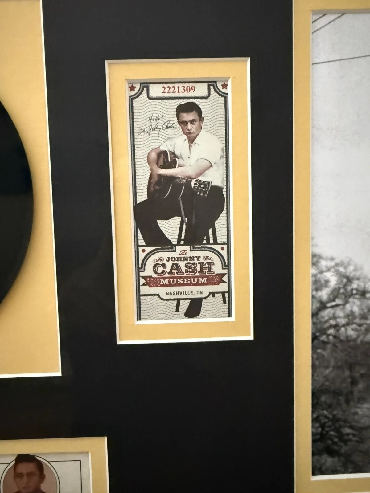 JOHNNY CASH Original SUN RECORDS 45 AUTOGRAPHED “I Walk The Line/Get Rhythm” COA, image 4