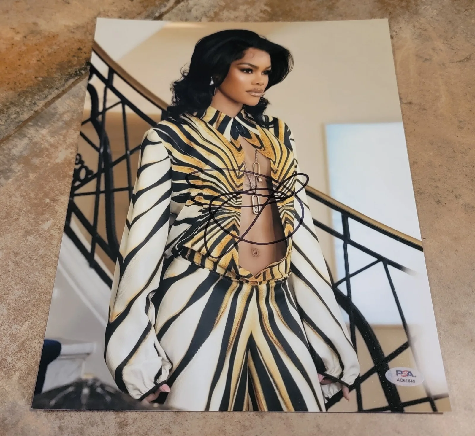 Teyana Taylor — Teyana Taylor signed 11x14 photo PSA DNA autograph photoshoot stairs