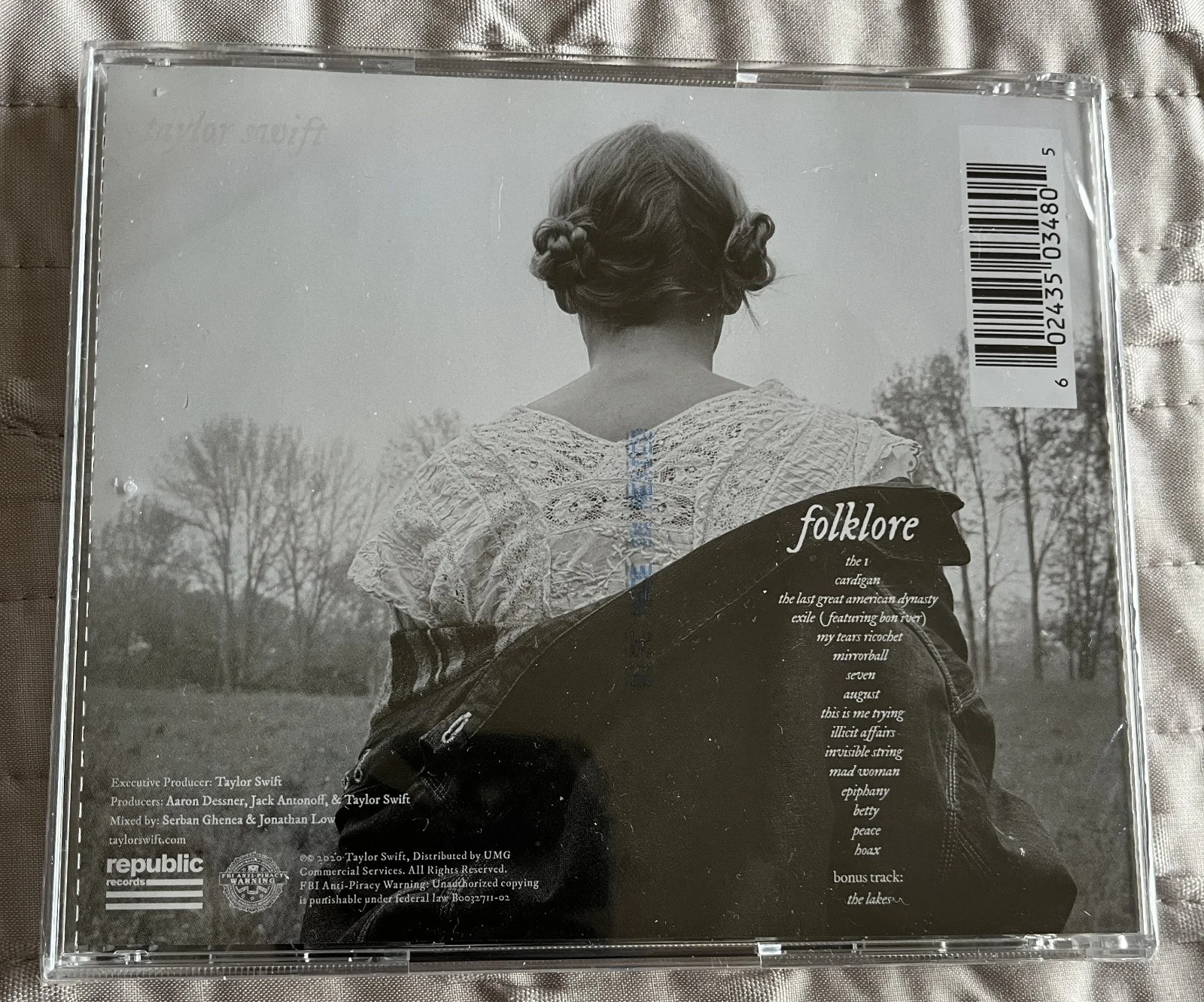 Taylor Swift--SIGNED w/ Heart--Folklore CD--Sealed--Explicit Version--Mint!!!, image 4