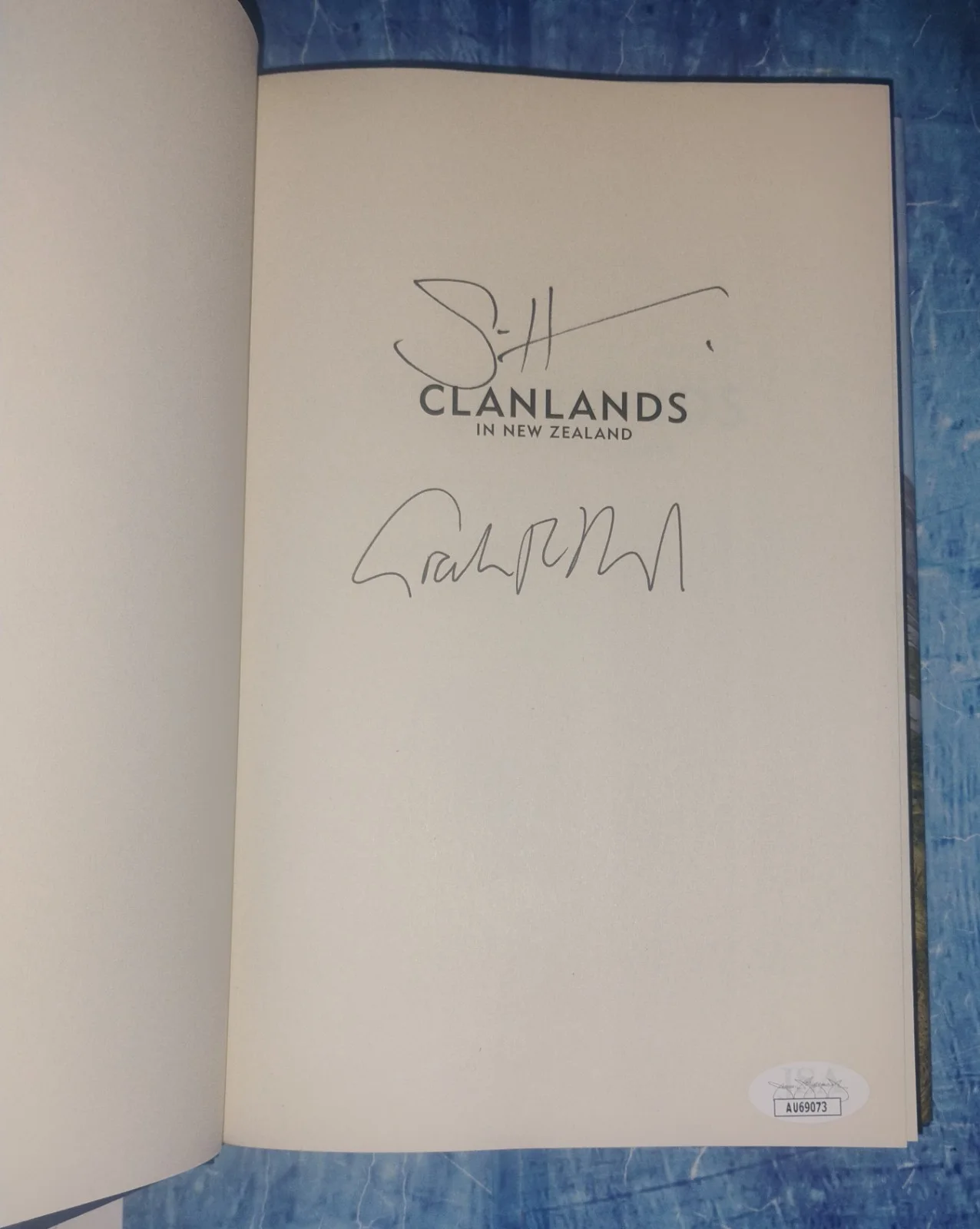 Sam Heughan & Graham McTavish Hand Signed Book JSA COA Clanlands NO US TARIFFS, image 3