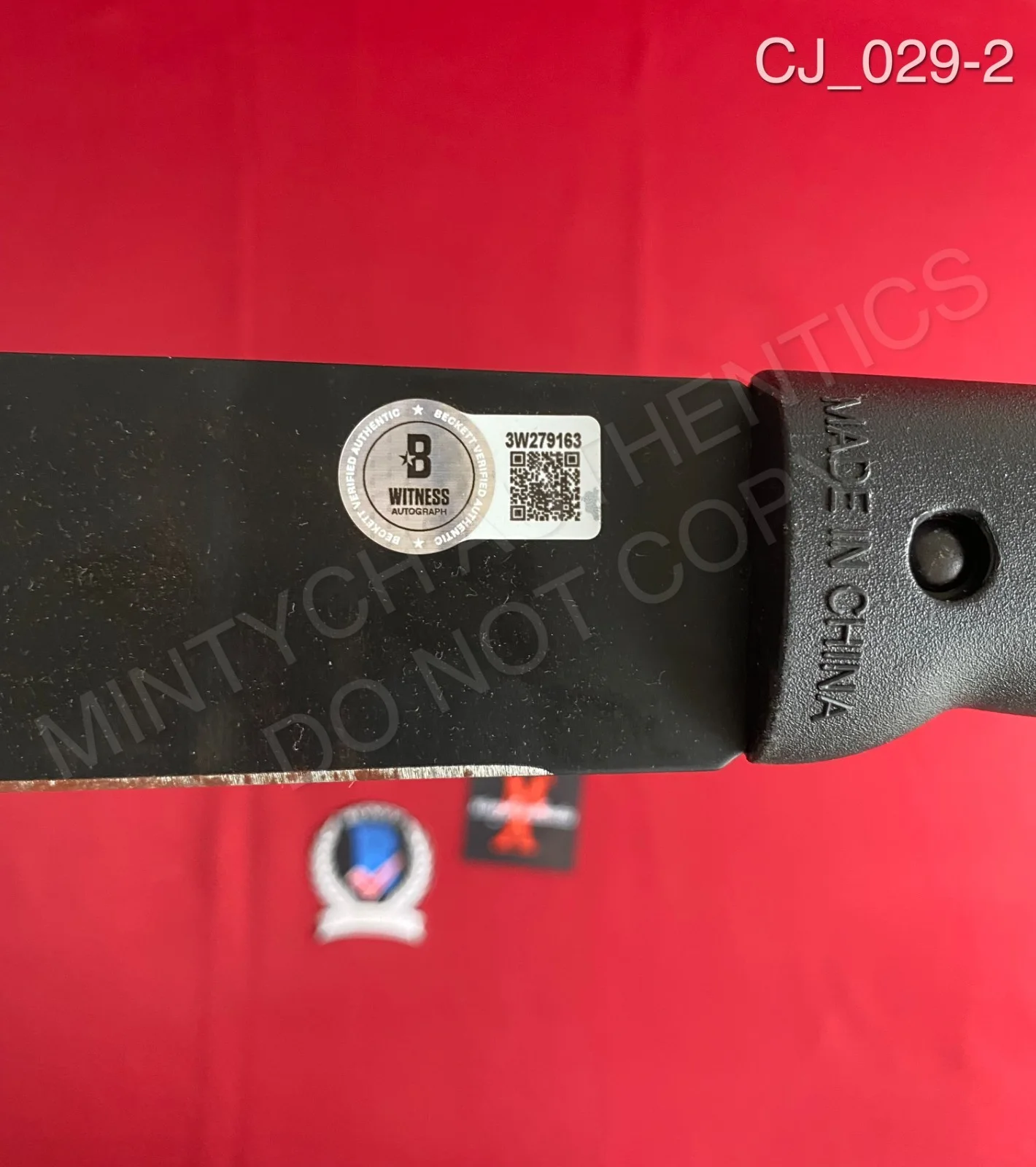 CJ Graham — CJ C.J. Graham signed Friday the 13th real 18" steel machete Beckett horror, изображение 2