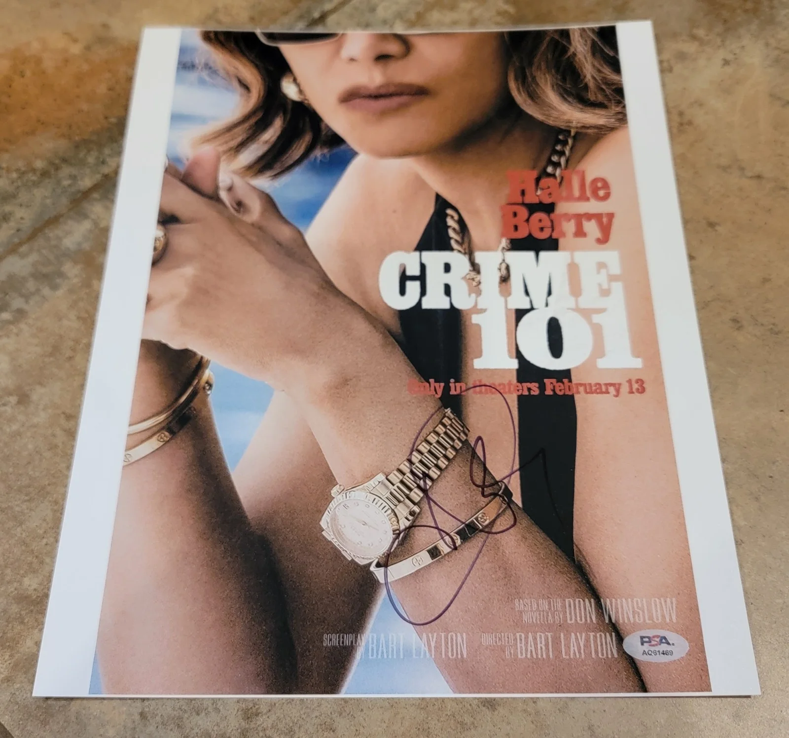 Halle Berry — Halle Berry signed 11x14 photo PSA DNA autograph Crime 101 poster image