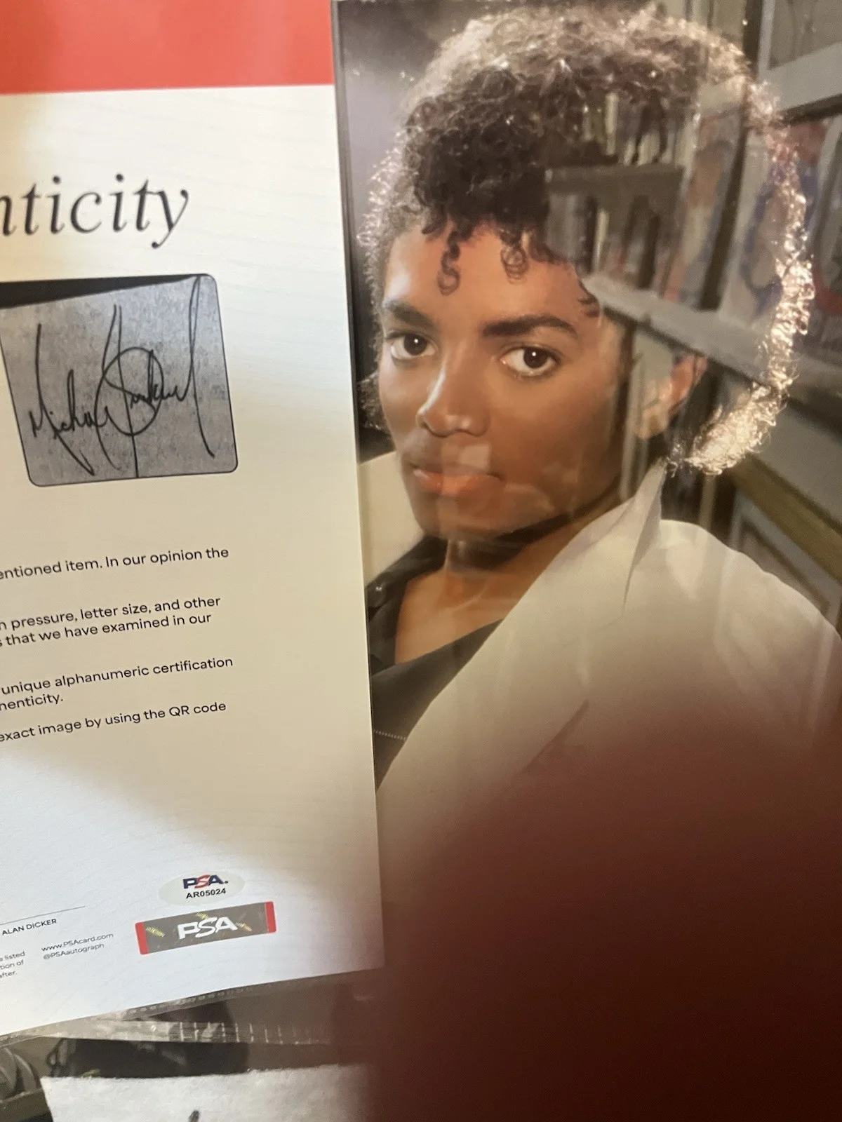 ENORMOUS MICHAEL JACKSON AUTOGRAPH PSA SIGNED W/ 1982 THRILLER ALBUM FRAMED!, image 2