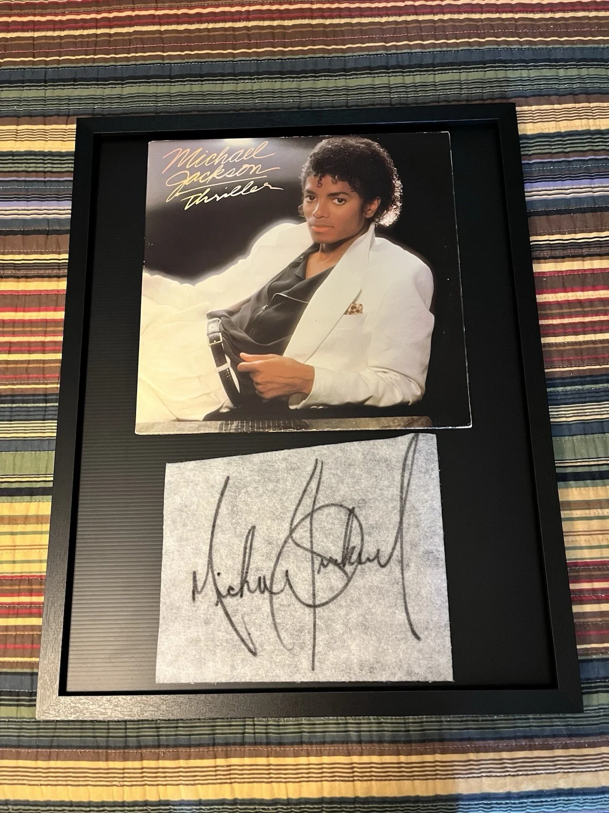 ENORMOUS MICHAEL JACKSON AUTOGRAPH PSA SIGNED W/ 1982 THRILLER ALBUM FRAMED!, image 3