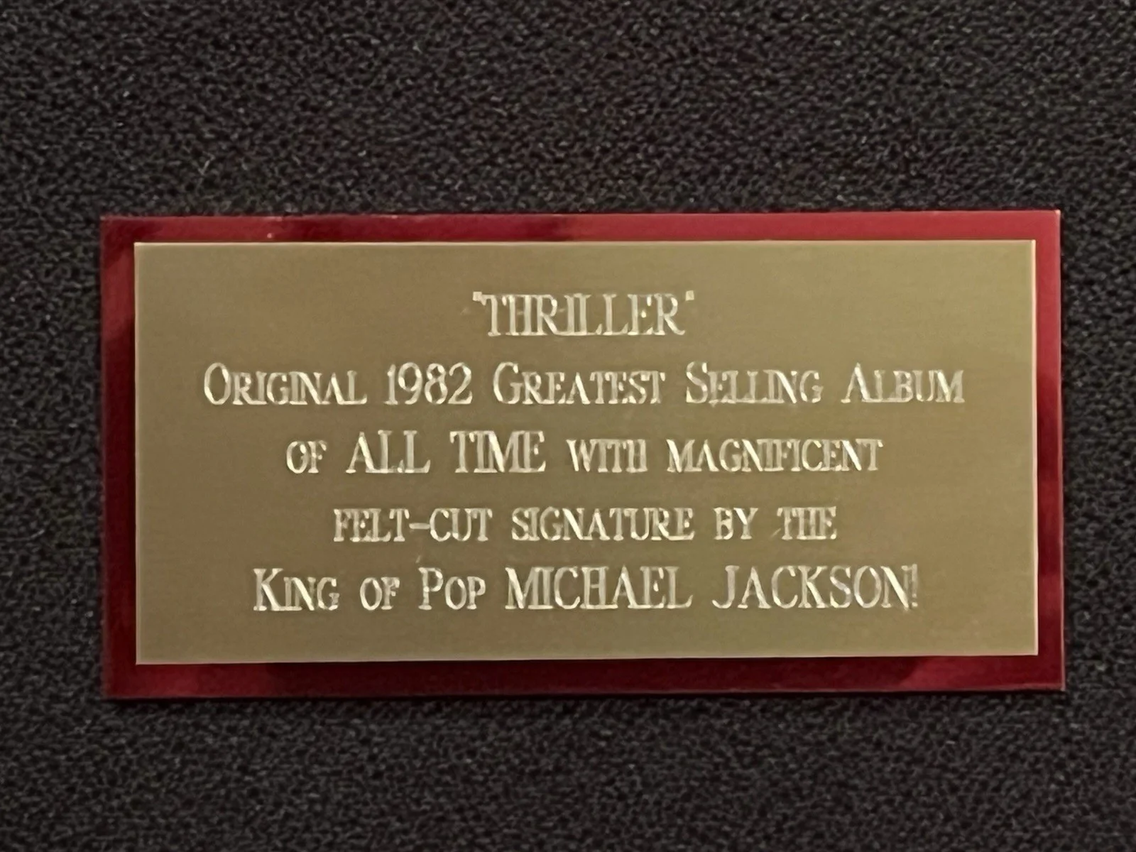 ENORMOUS MICHAEL JACKSON AUTOGRAPH PSA SIGNED W/ 1982 THRILLER ALBUM FRAMED!, image 5