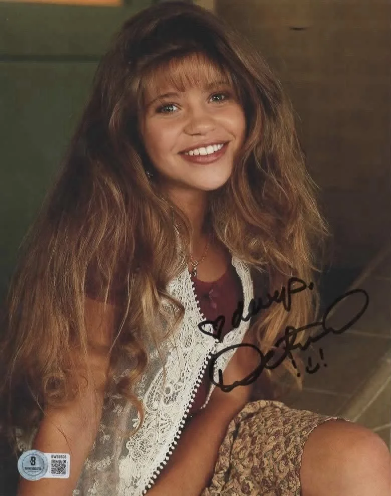 Danielle Fishel — DANIELLE FISHEL HOT! SIGNED AUTOGRAPHED 8x10 PHOTO COA BECKETT BOY MEETS WORLD