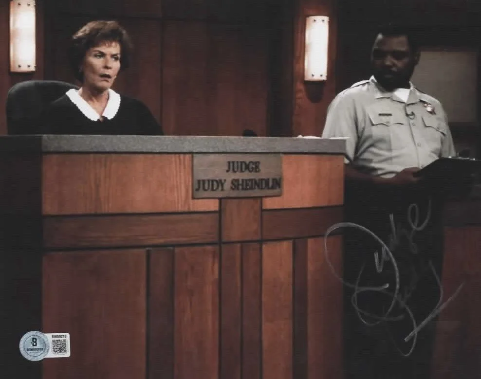 Judy Sheindlin — JUDGE JUDY SHEINDLIN RARE SIGNED AUTOGRAPHED 8x10 PHOTO COA BECKETT BAS TV SHOW