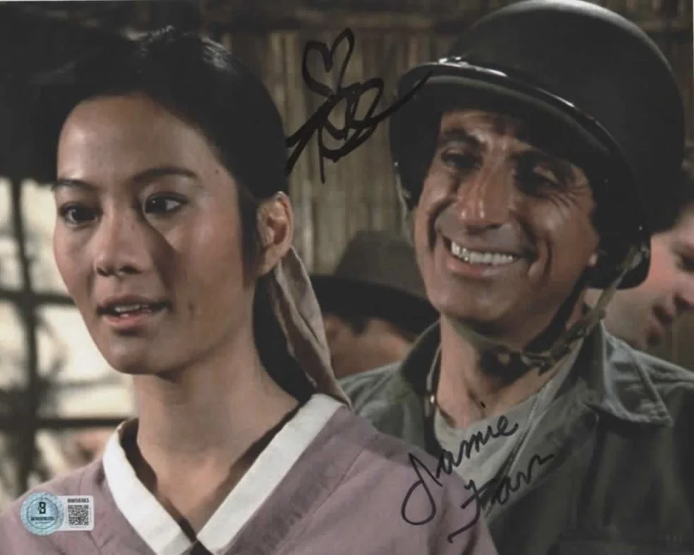 Jamie Farr — JAMIE FARR & ROSALIND CHAO RARE AUTOGRAPHED M.A.S.H 8x10 PHOTO COA BECKETT COMBO