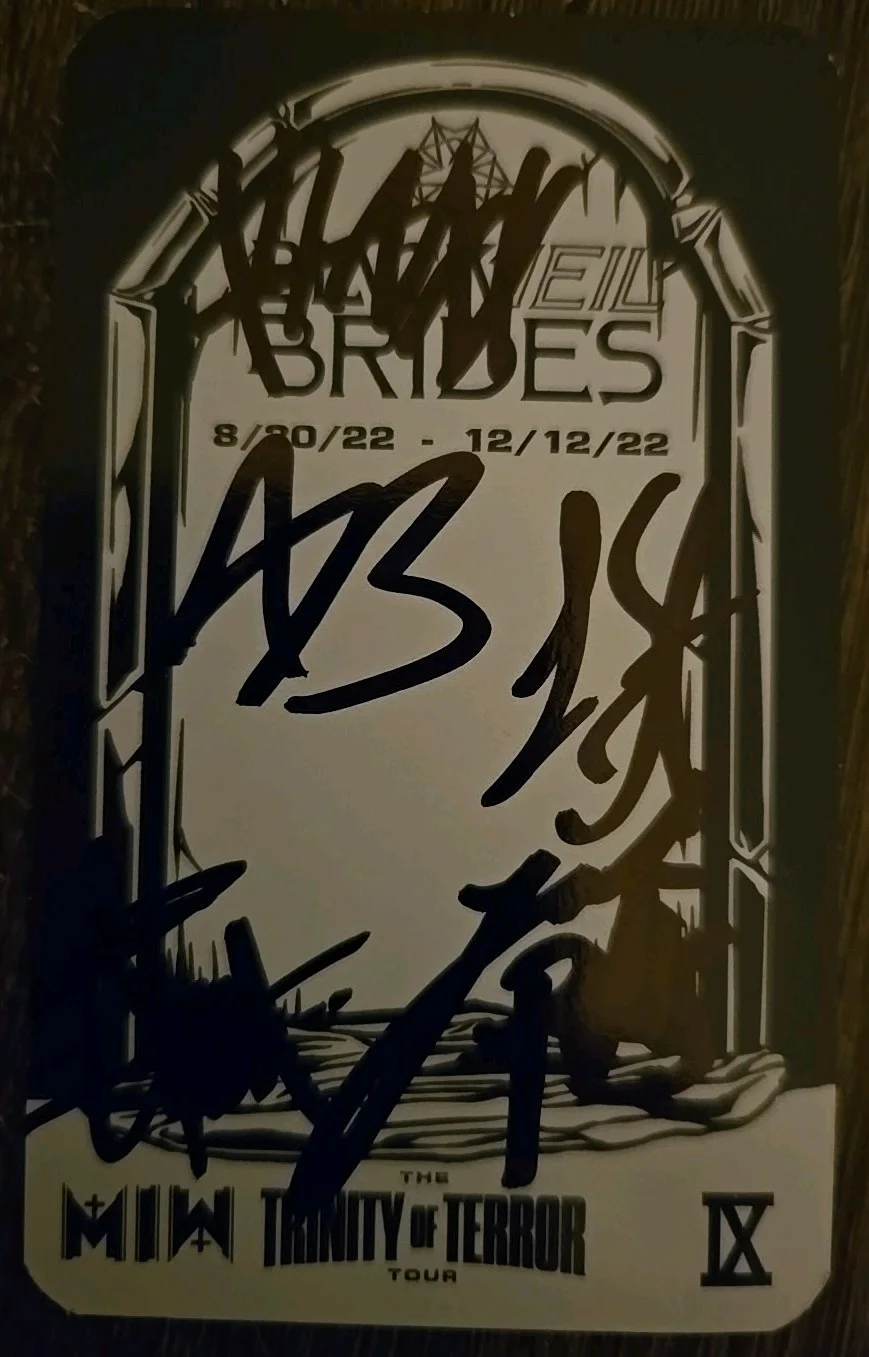 Autographed BLACK VEIL BRIDES 2022 THE TRINITY OF TERROR TOUR CARD, изображение 3