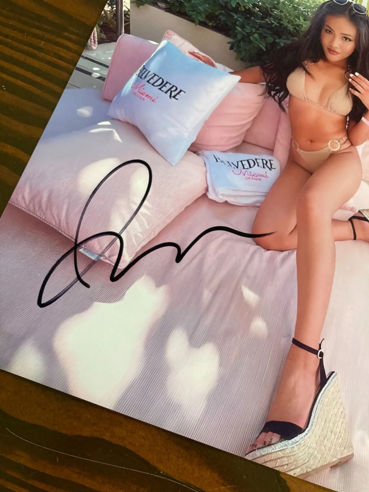 Jenn Tran — Jenn Tran Autograph 8.5x11 Bikini Photo Television Personality Bachelorette, изображение 3