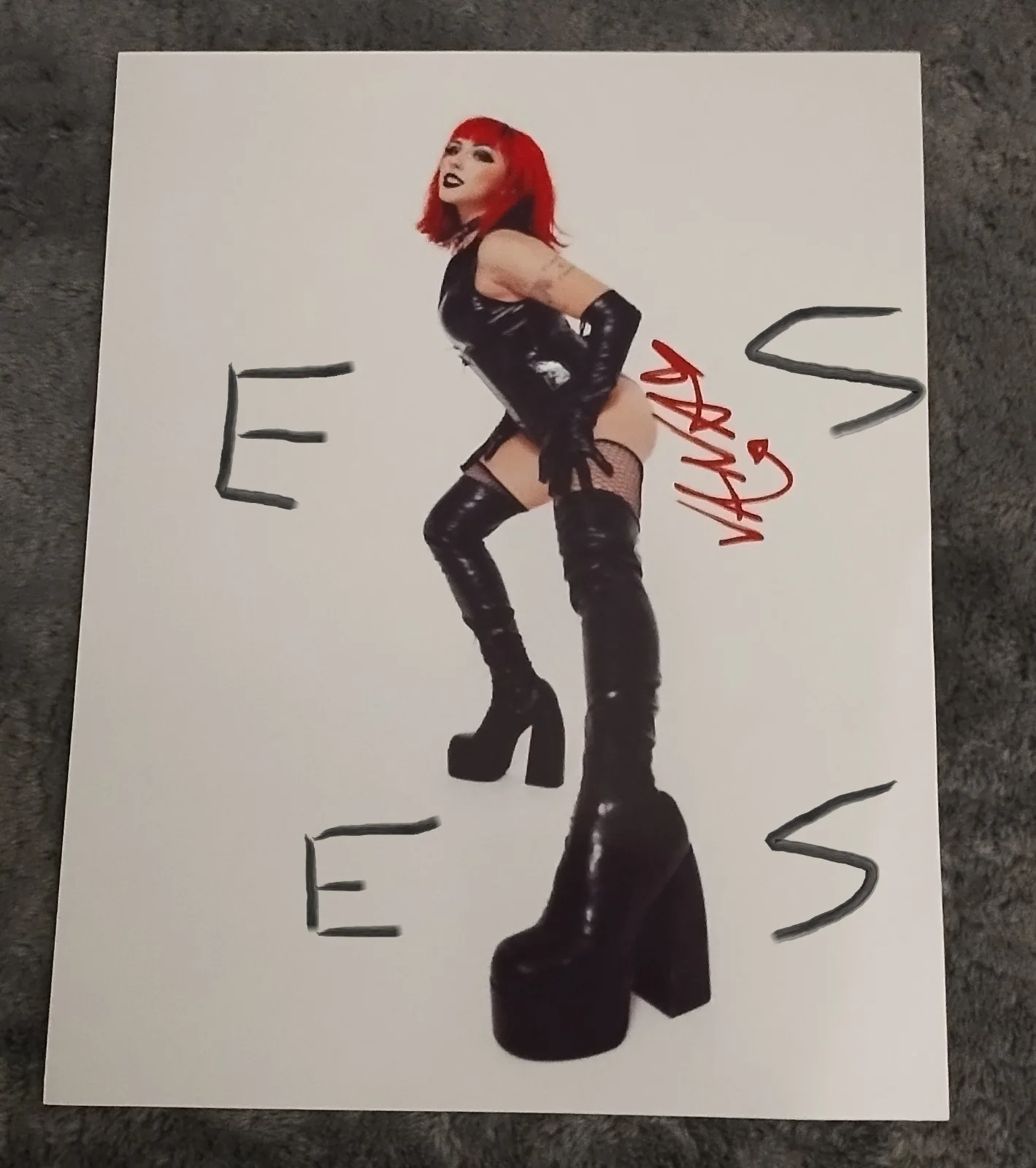 VANA SIGNED YVONNE WINCKEL TRIAL & TERROR PHOTO DIE FOR ME CD LP JSA CM28392, изображение 2