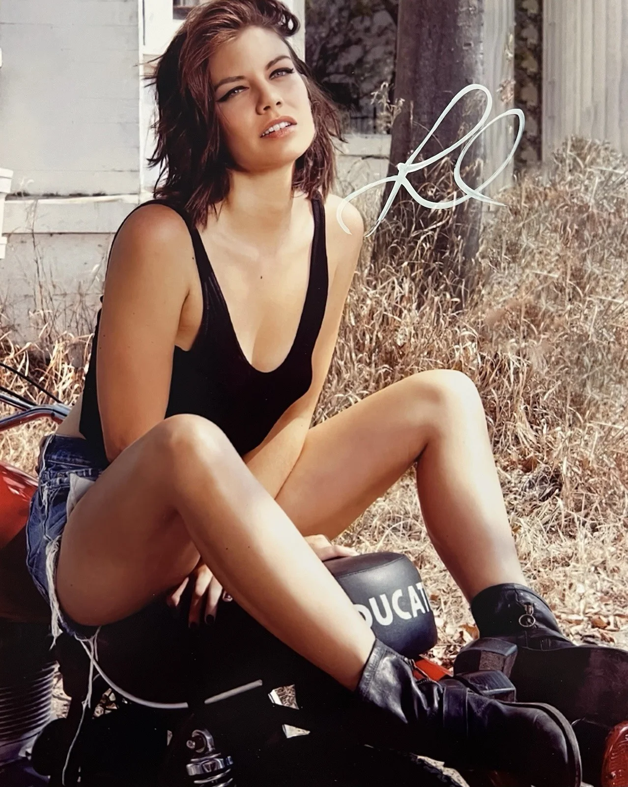 Lauren Cohan — Lauren Cohan Signed Photo with COA Autograph The Walking Dead