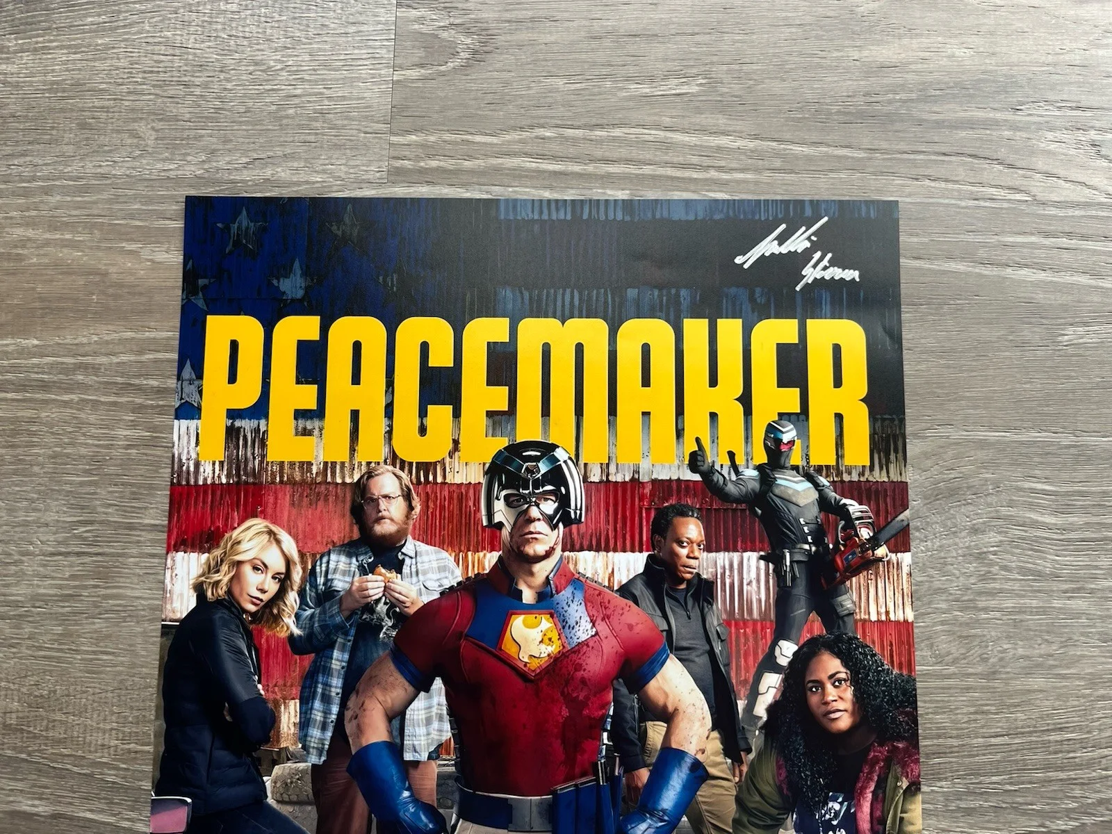 Freddie Stroma — Freddie Stroma Signed Peacemaker 11x17 Photo SWAU COA Vigilante DC HBO, изображение 3