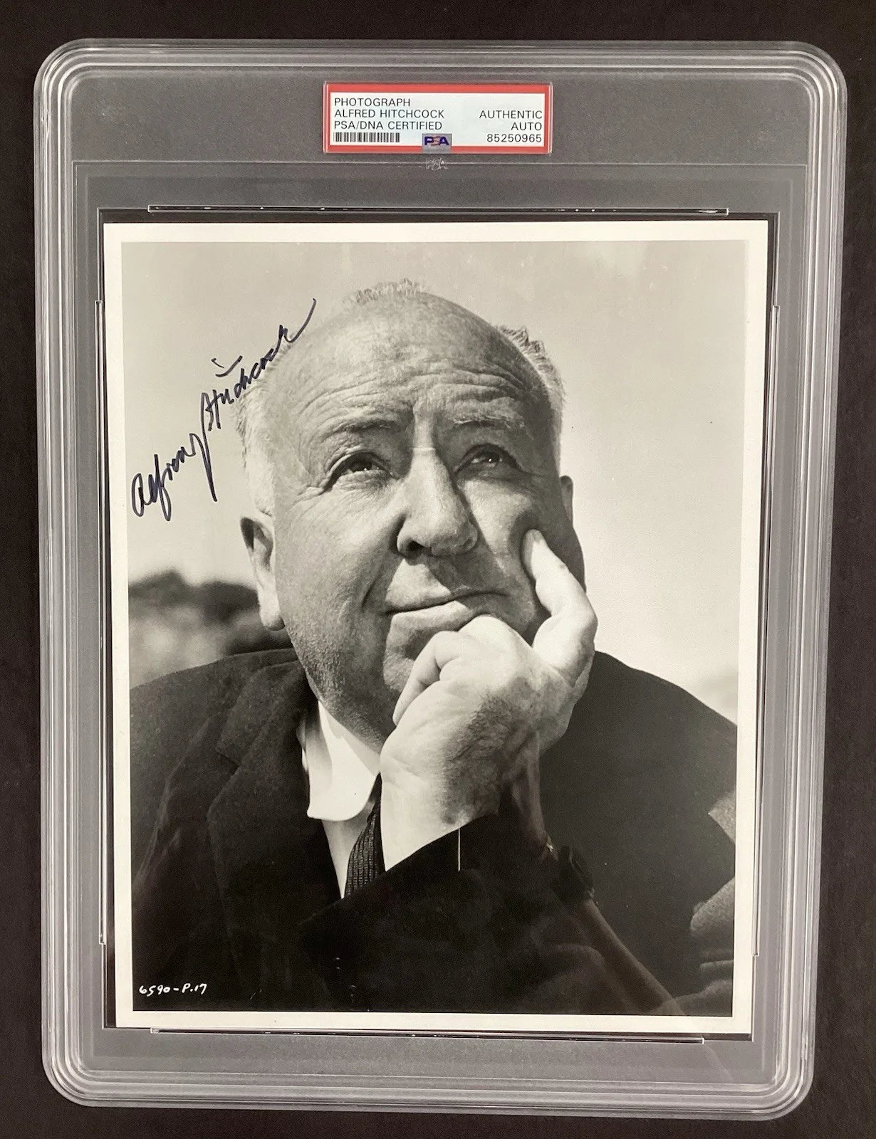 Sir Alfred Hitchcock — Alfred Hitchcock Vintage Signed 8x10 Photo Psycho The Birds Vertigo Auto PSA/DNA