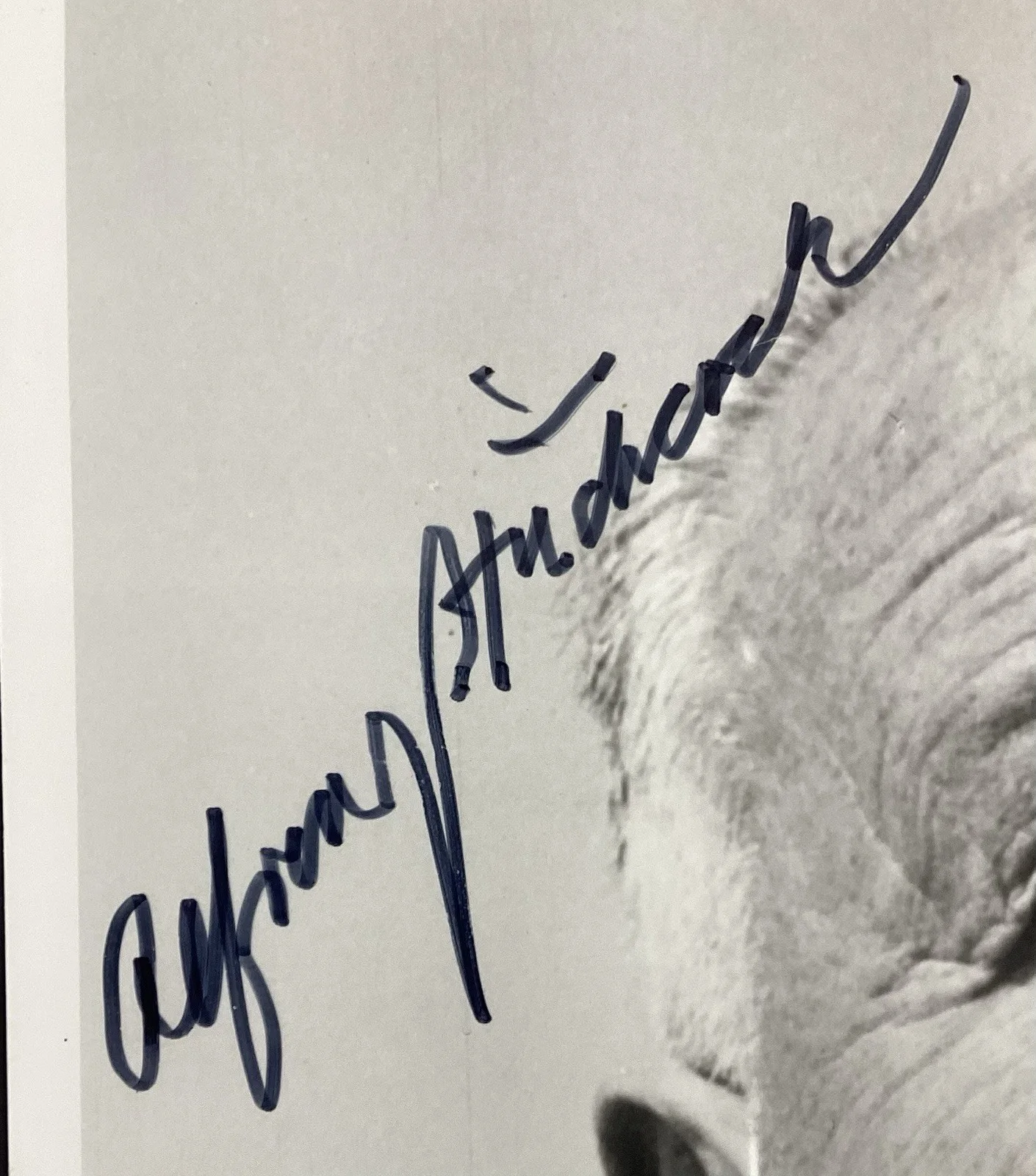 Sir Alfred Hitchcock — Alfred Hitchcock Vintage Signed 8x10 Photo Psycho The Birds Vertigo Auto PSA/DNA, изображение 2