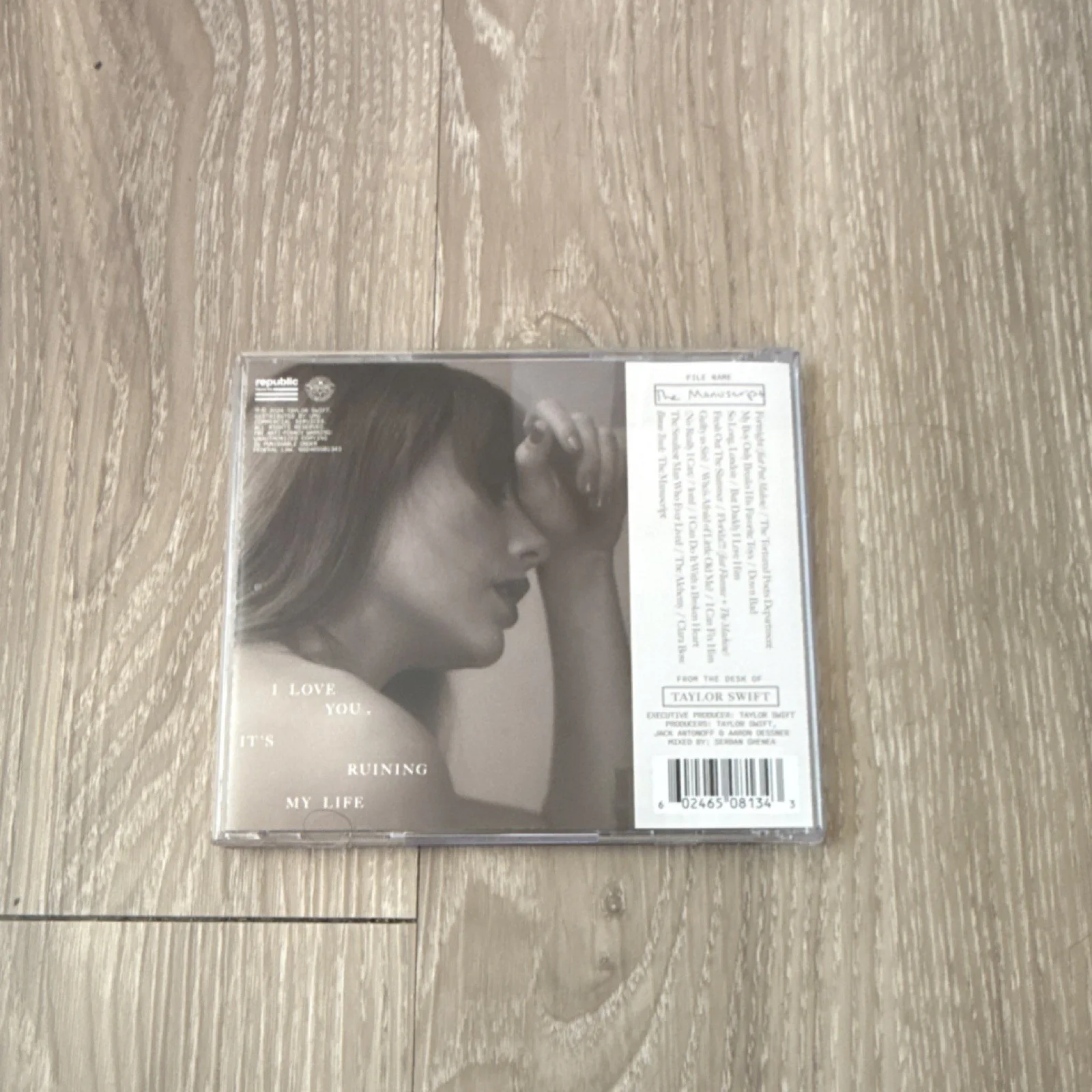 The Tortured Poets Department CD with Signed Booklet Original Music Collectible, изображение 3