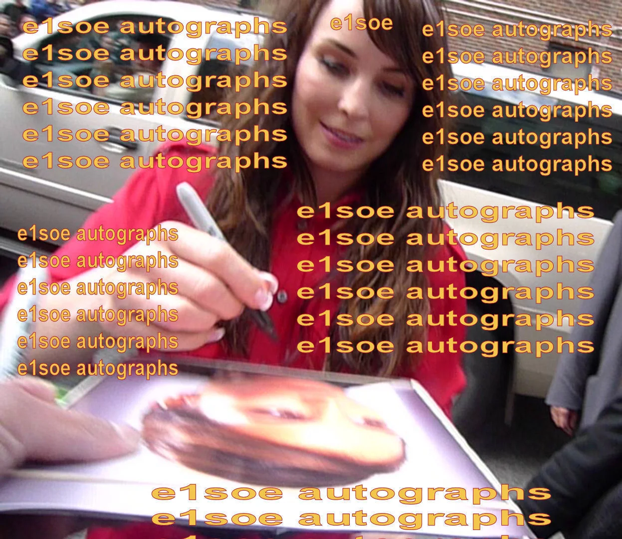 Noomi Rapace — Noomi Rapace signed Dragon Tattoo 8x10 photo - In Person Exact Proof - Alien, изображение 5