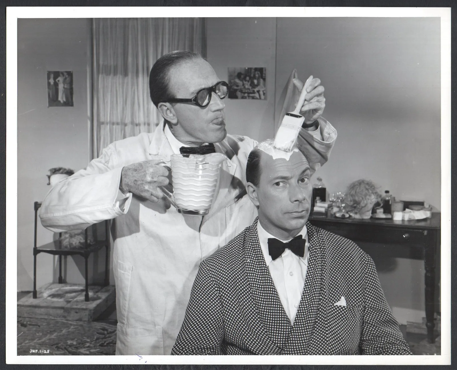 MAKE MINE A MILLION 1959 Arthur Askey, Bernard Cribbins 4 10x8 STILLS, image 3