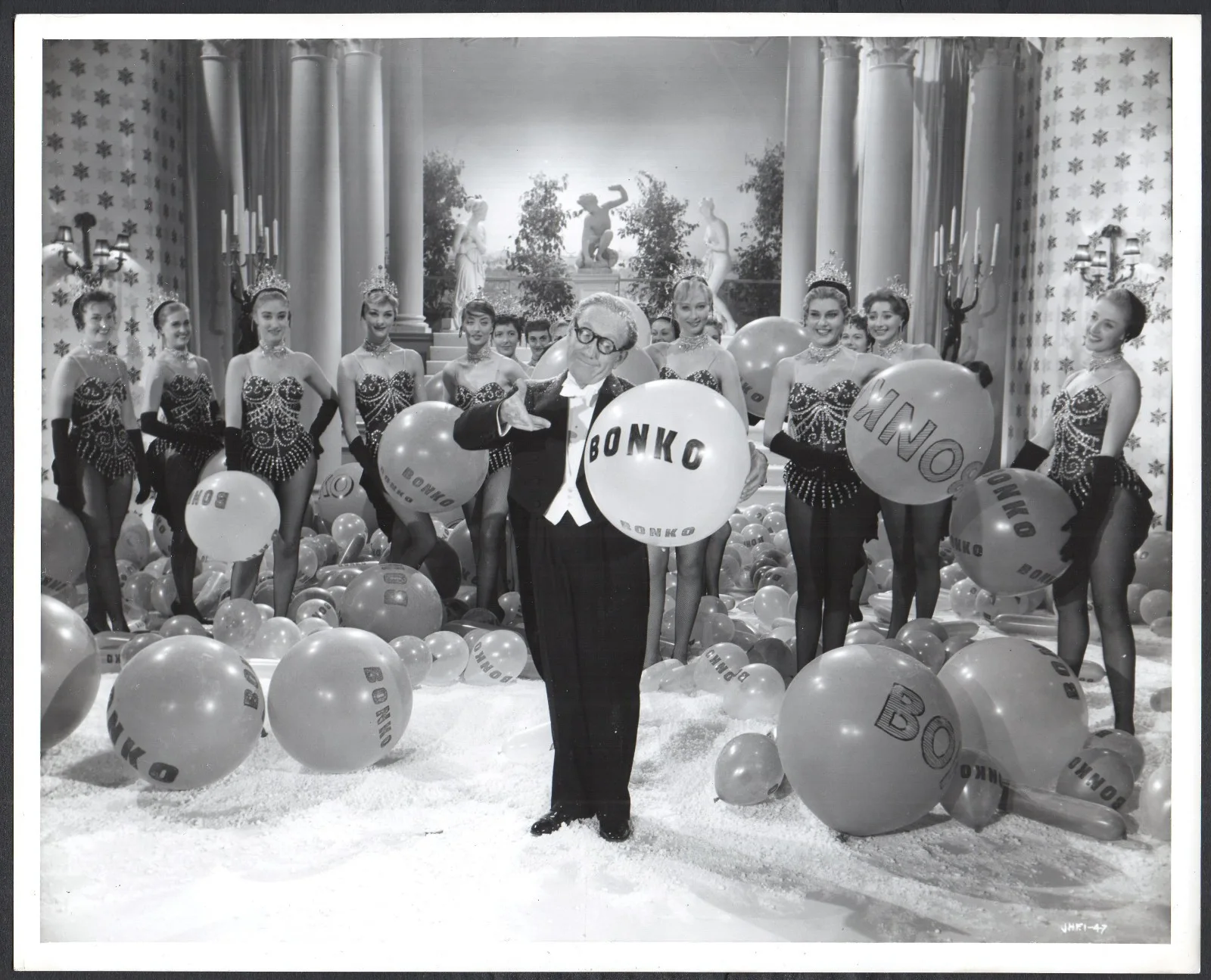MAKE MINE A MILLION 1959 Arthur Askey, Bernard Cribbins 4 10x8 STILLS, image 4