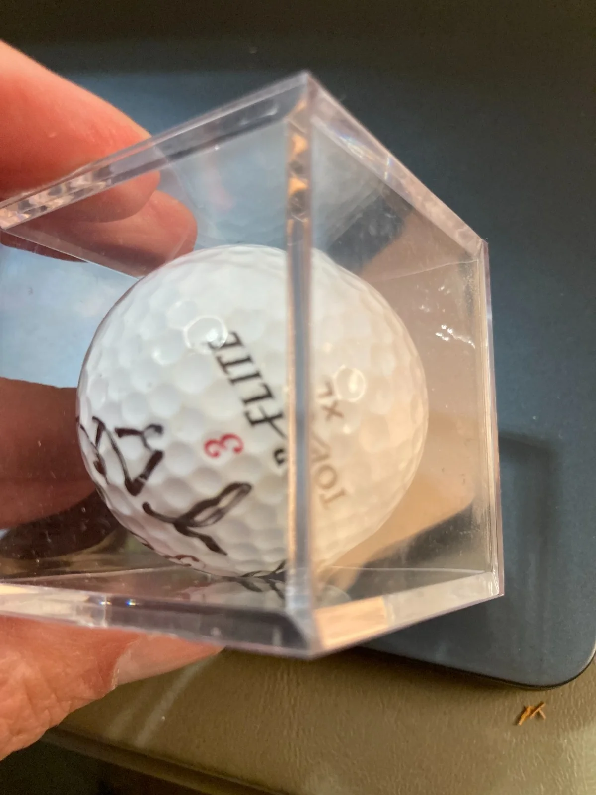 Glen Campbell (RIP)- Country Star SIGNED Golf Ball in Case with COA, изображение 4