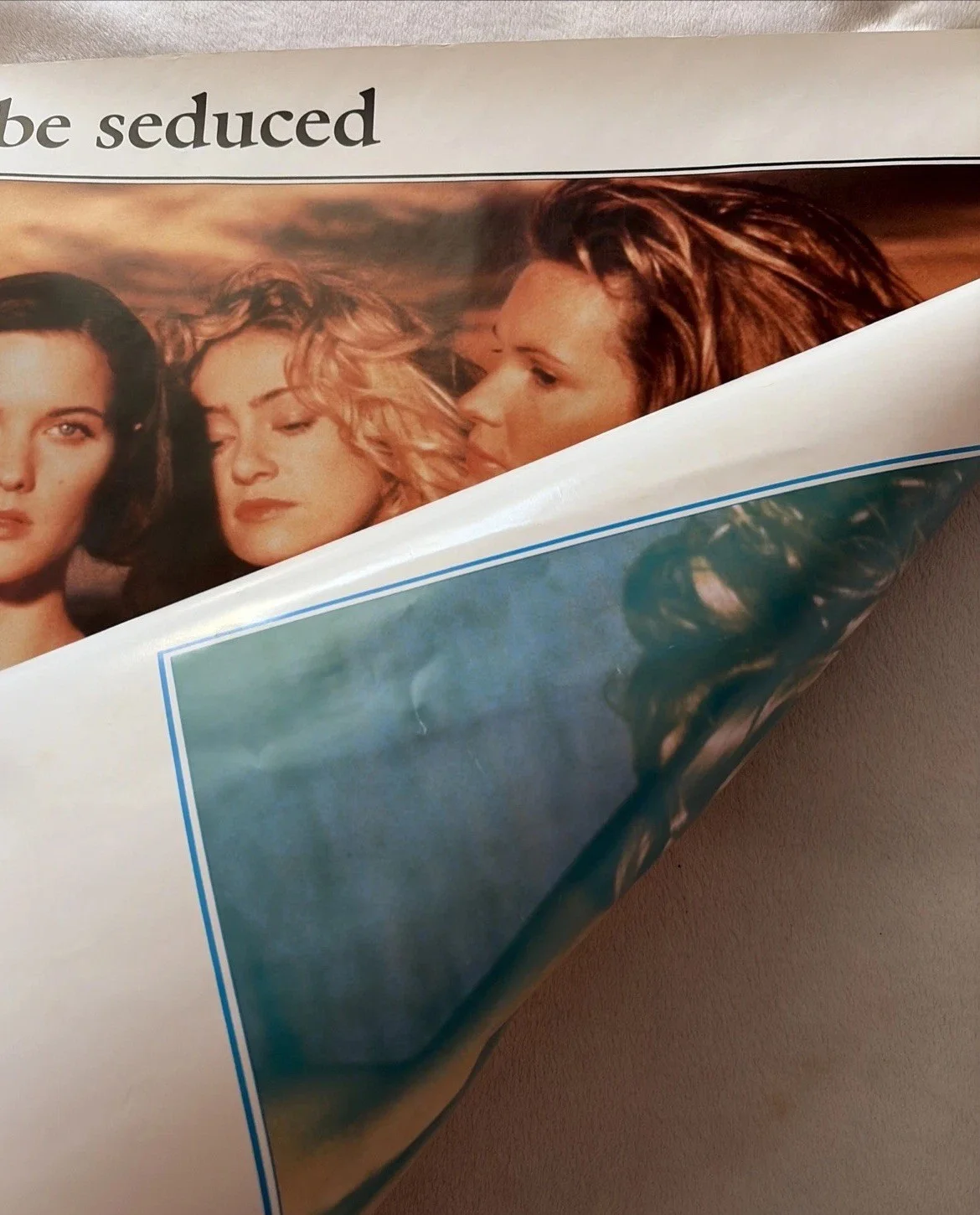 Sirens 1994 UK Quad Original Film Cinema Poster Elle MacPherson Nude Teaser, изображение 2
