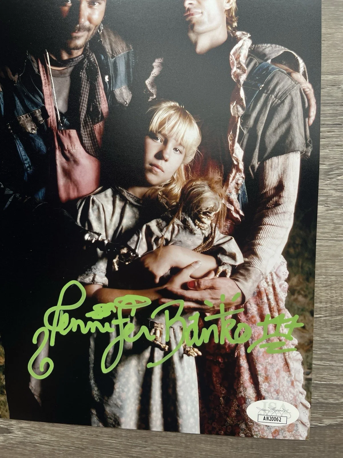 Jennifer Banko — Jennifer Banko Signed 8x10 Photo JSA COA Leatherface Texas Chainsaw Massacre III, image 3