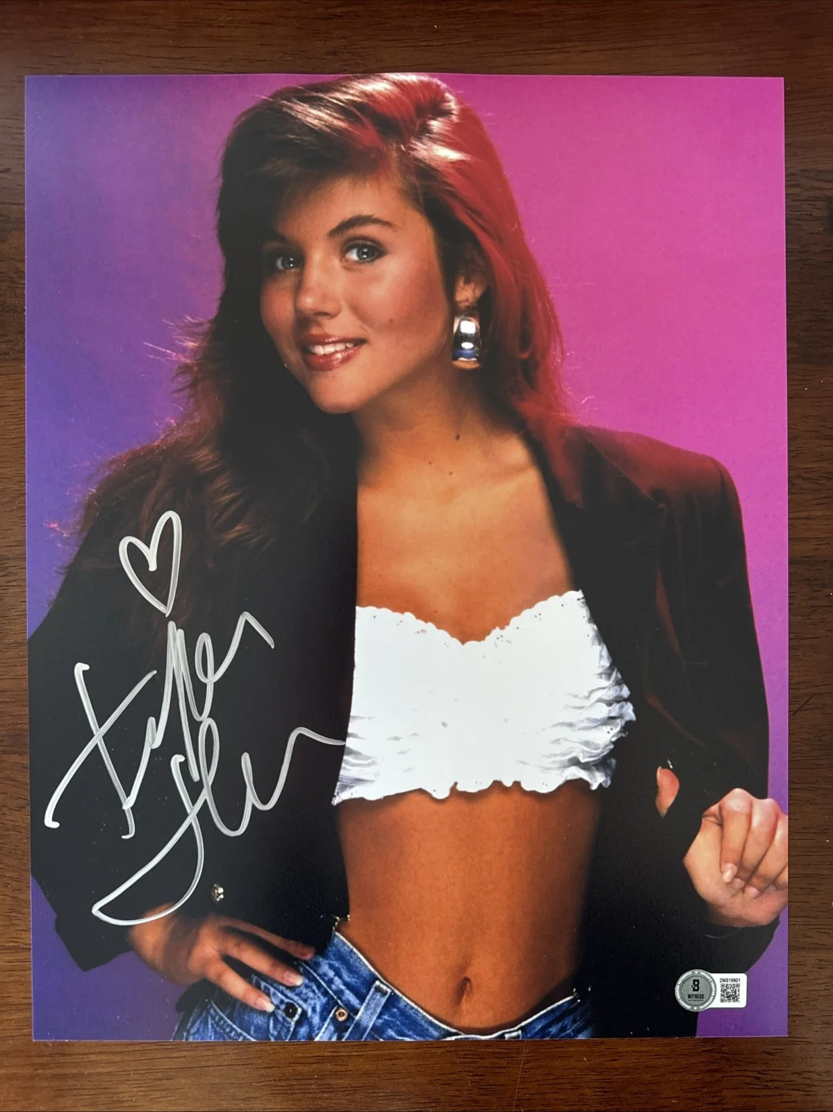 Tiffani Thiessen — Tiffani Thiessen Signed 11x14 Saved By The Bell Kelly Photo Auto Beckett Sexy