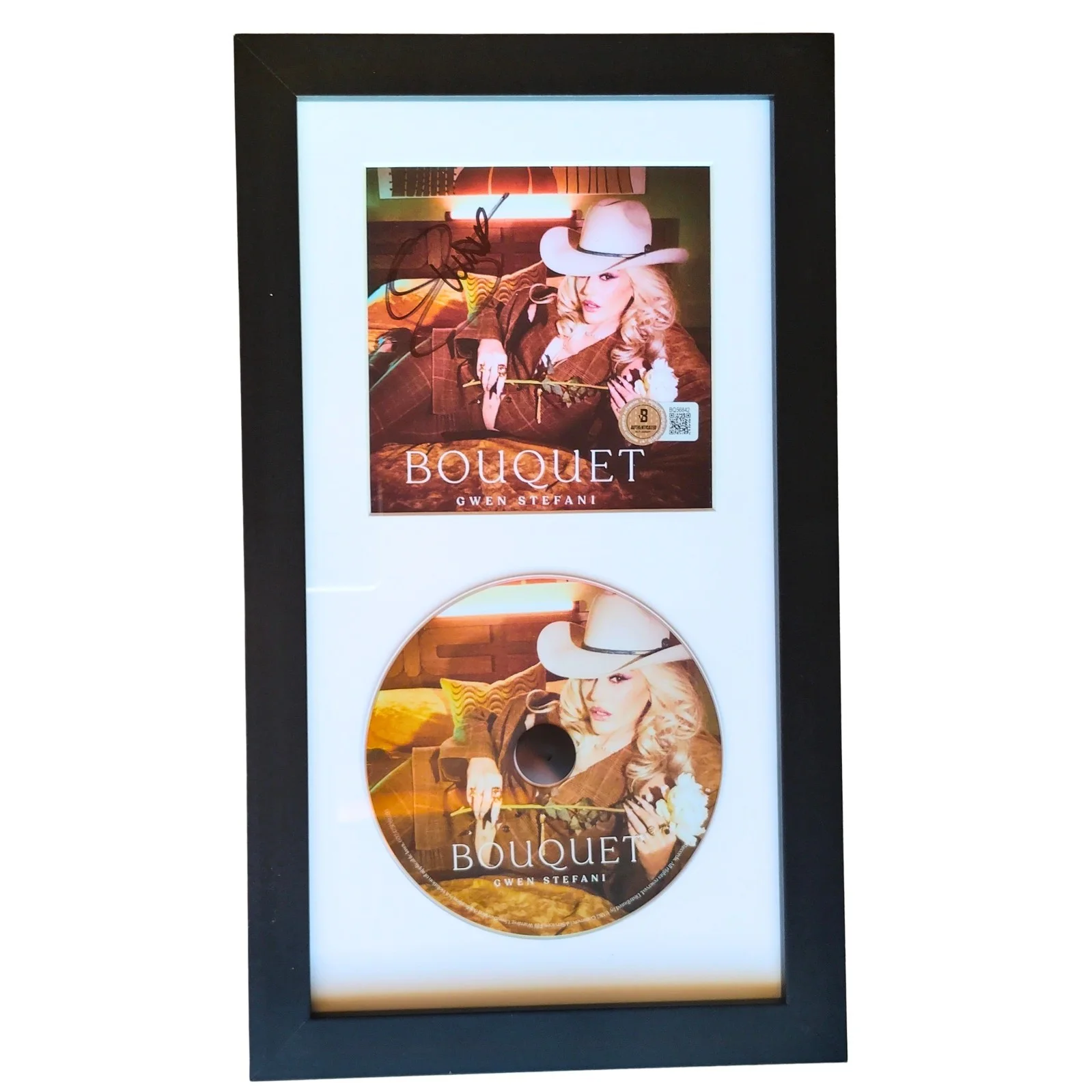 Gwen Stefani — Gwen Stefani Signed Bouquet CD Framed Beckett BAS COA Country Pop Music Album