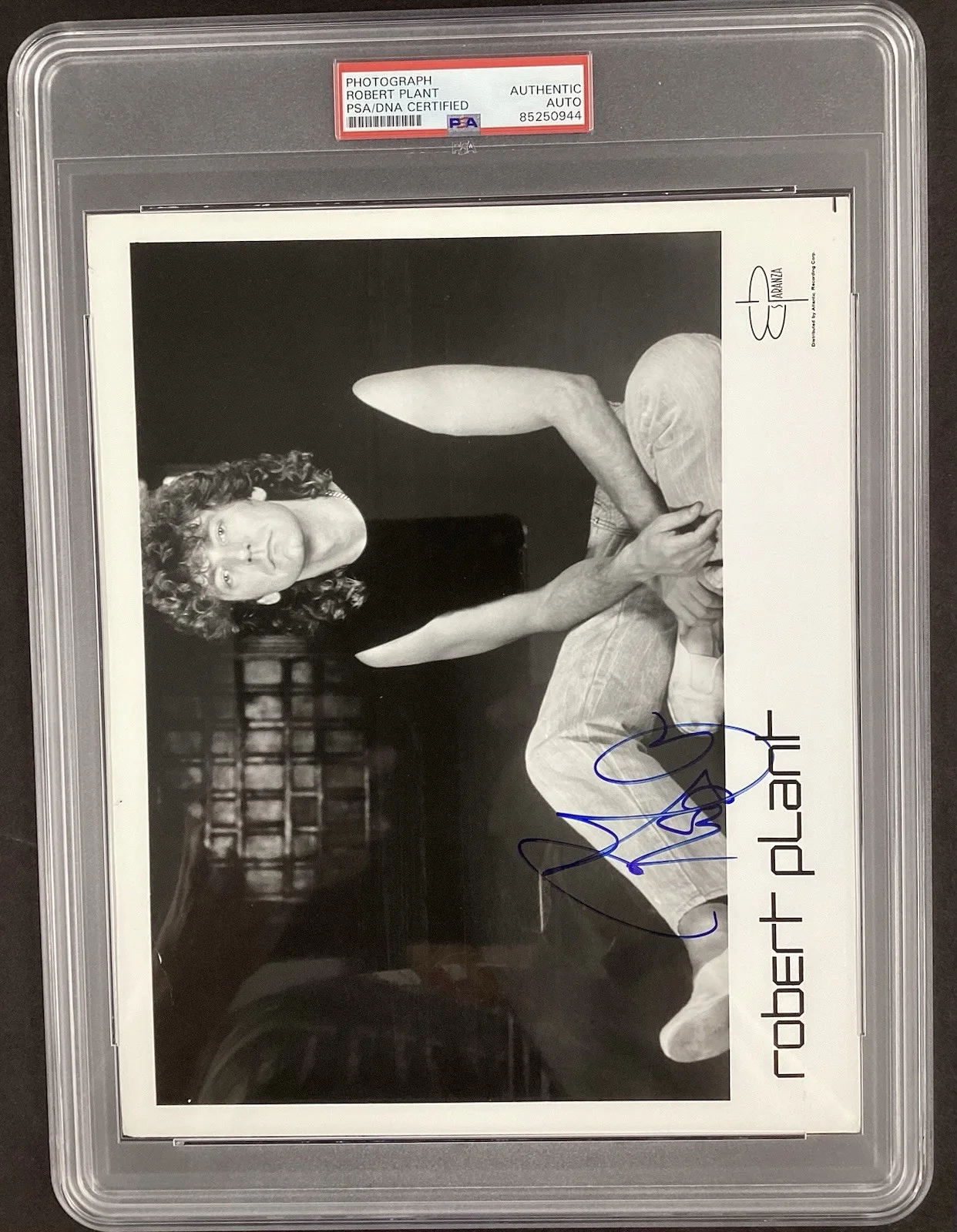 Robert Plant Signed Photo 8x10 Led Zeppelin Rock Roll HOF Autograph PSA/DNA, изображение 2