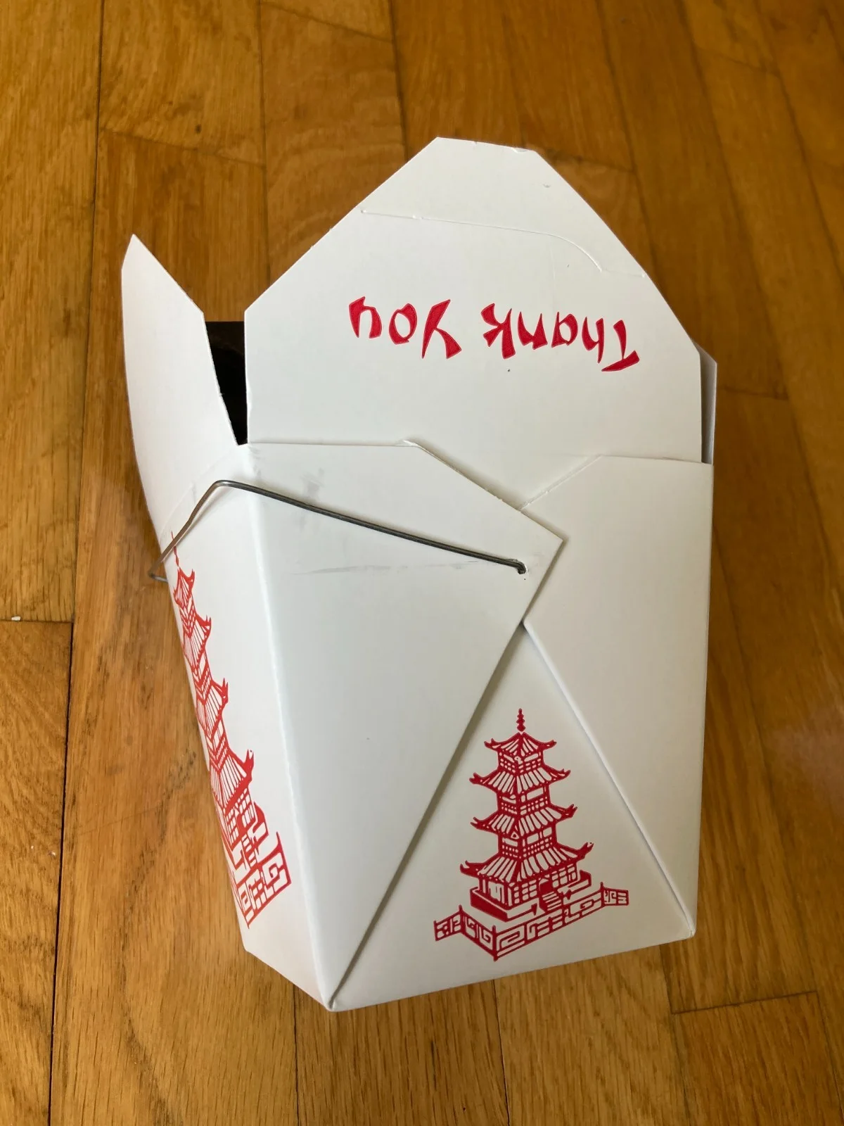 Keifer Sutherland — Keifer Sutherland Signed Autographed The Lost Boys Chinese Food Box Prop BAS, изображение 2