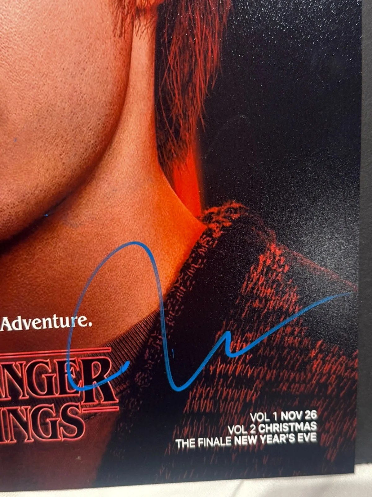 CHARLIE HEATON SIGNED 11X17 STRANGER THINGS PHOTO AUTO BECKETT BAS COA, image 2