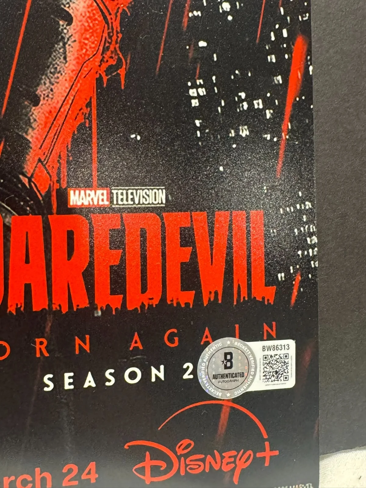 CHARLIE COX SIGNED 11X17 CAST DAREDEVIL BORN AGAIN PHOTO AUTO BECKETT BAS COA, изображение 2